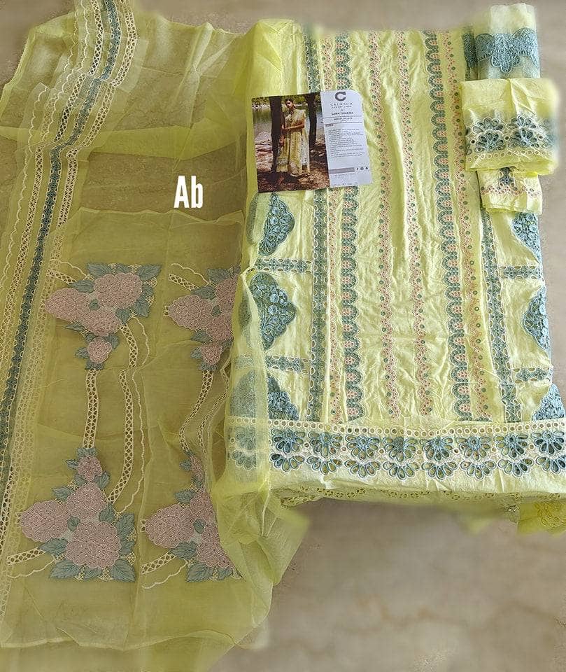 img_open_pic_crimson_lawn_awwal_boutique