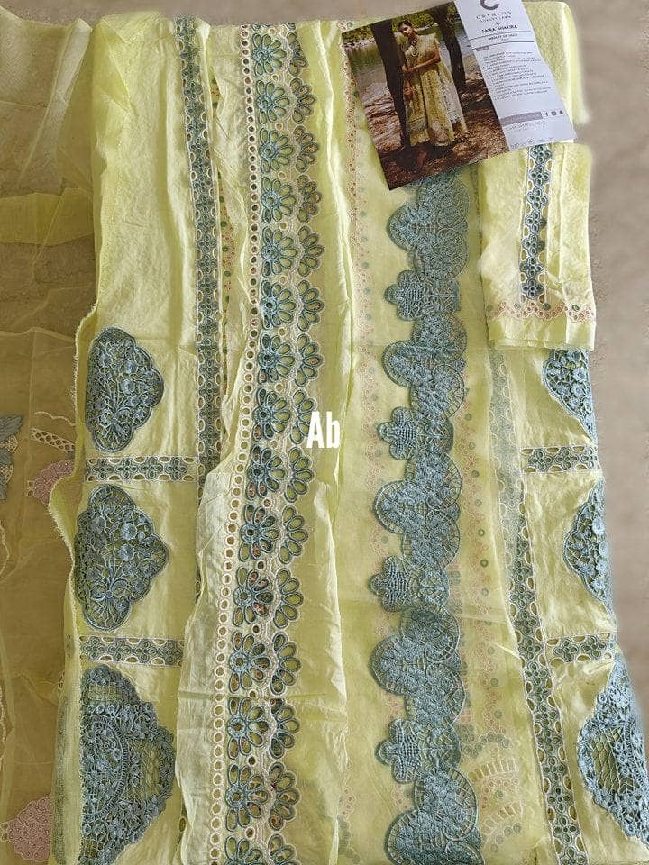 img_open_pic_crimson_lawn_awwal_boutique