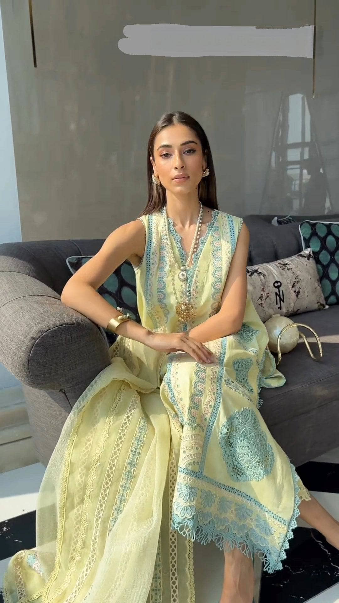 img_spotted_in_crimson_awwal_boutique