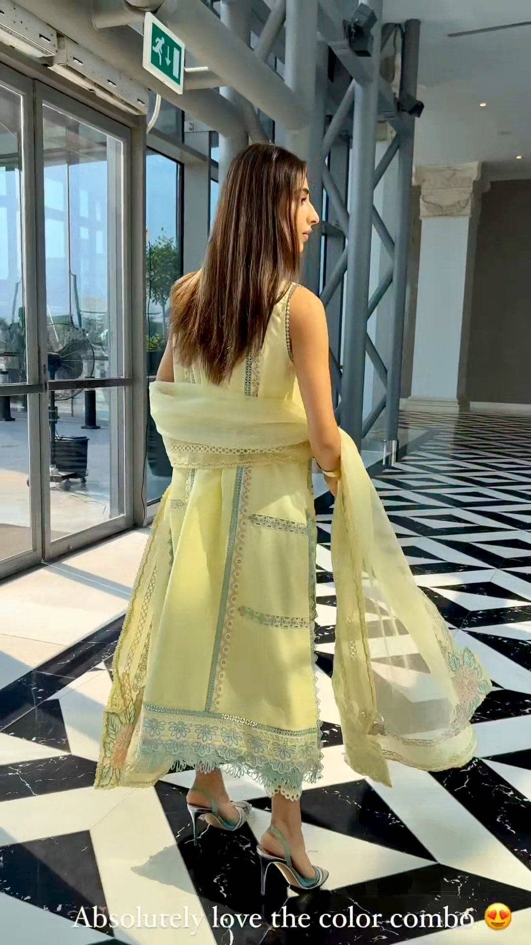 Spotted in Crimson/Medley of Lace/7 B/Lemon