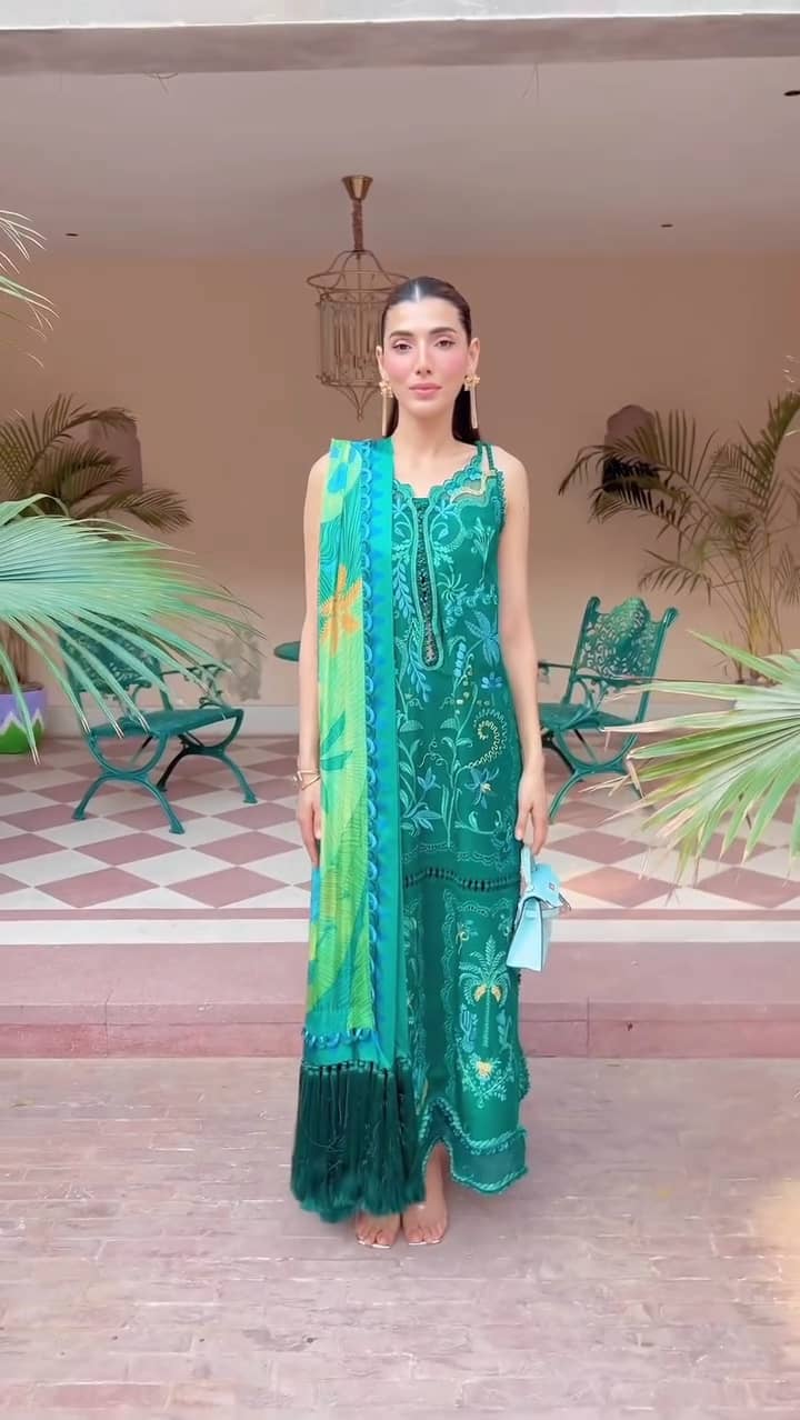 Spotted in Flow by Crimson 26/BEAUTY IN BLOOM - D3B/Emerald