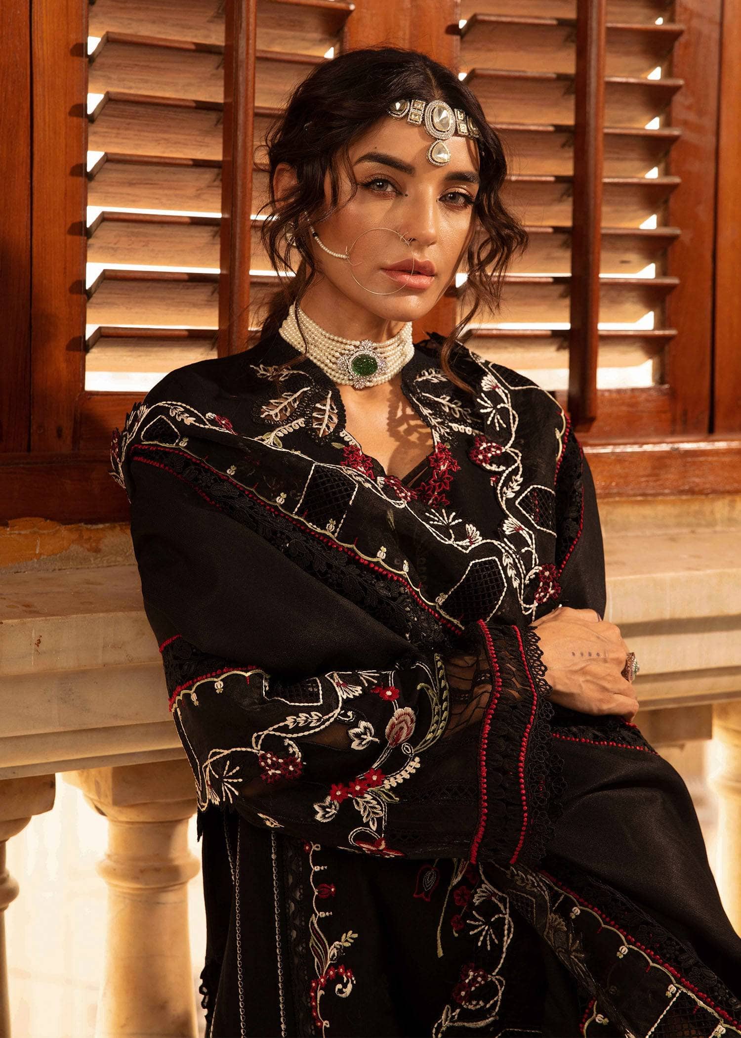 img_crimson_winter_24_awwal_boutique