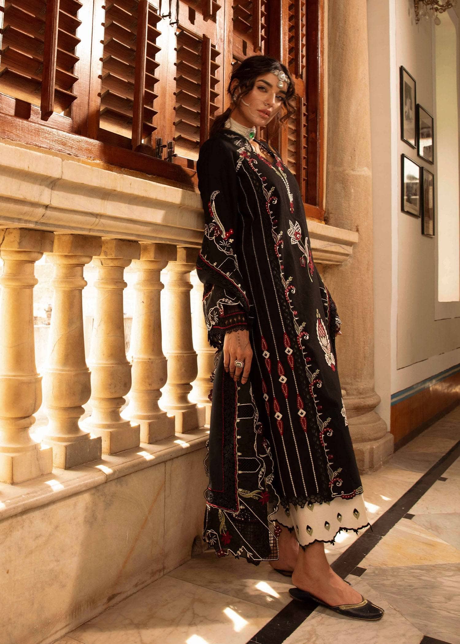 img_crimson_winter_24_awwal_boutique