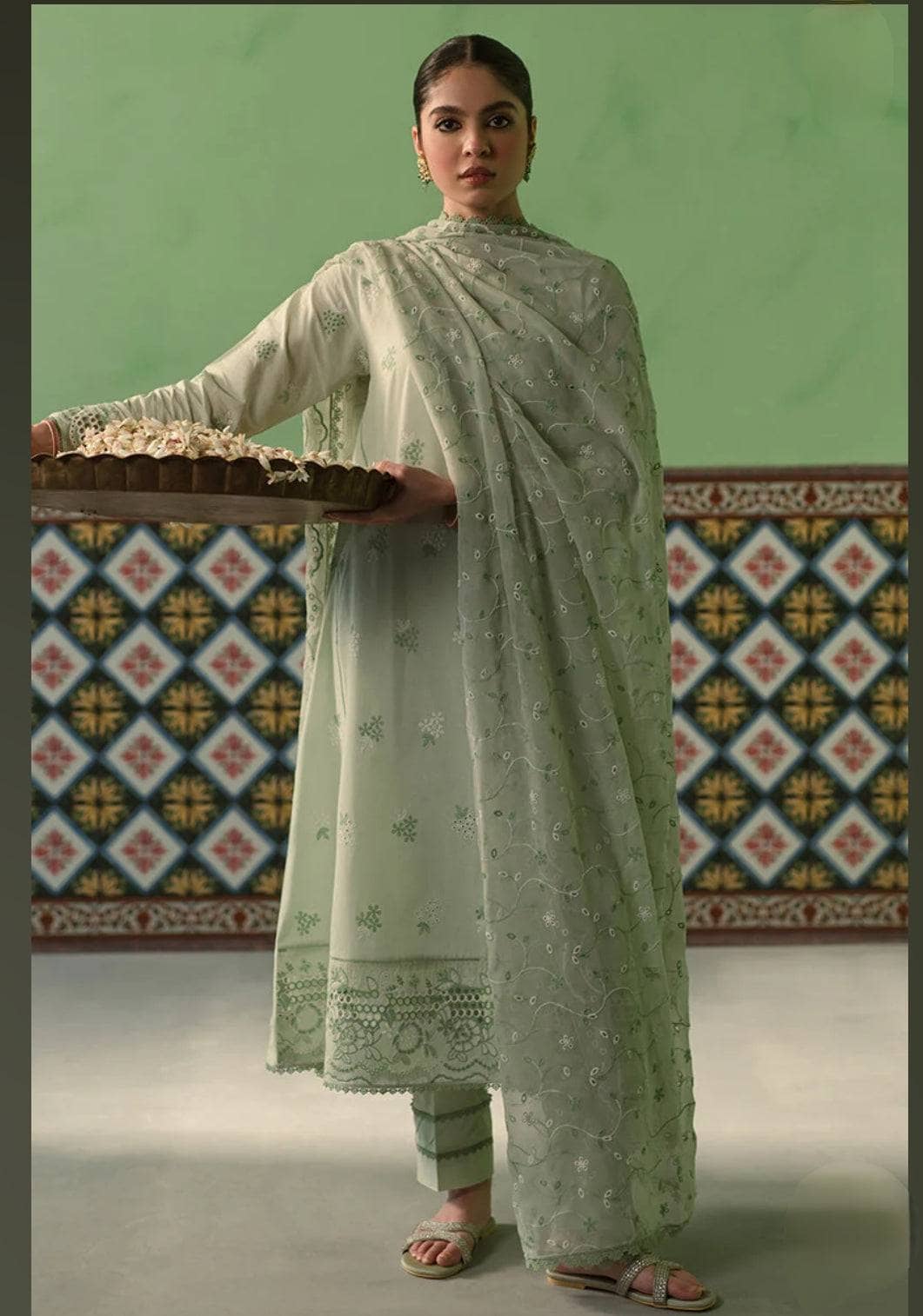 img_cross_stitch_chikankari_lawn_24_awwal_boutique