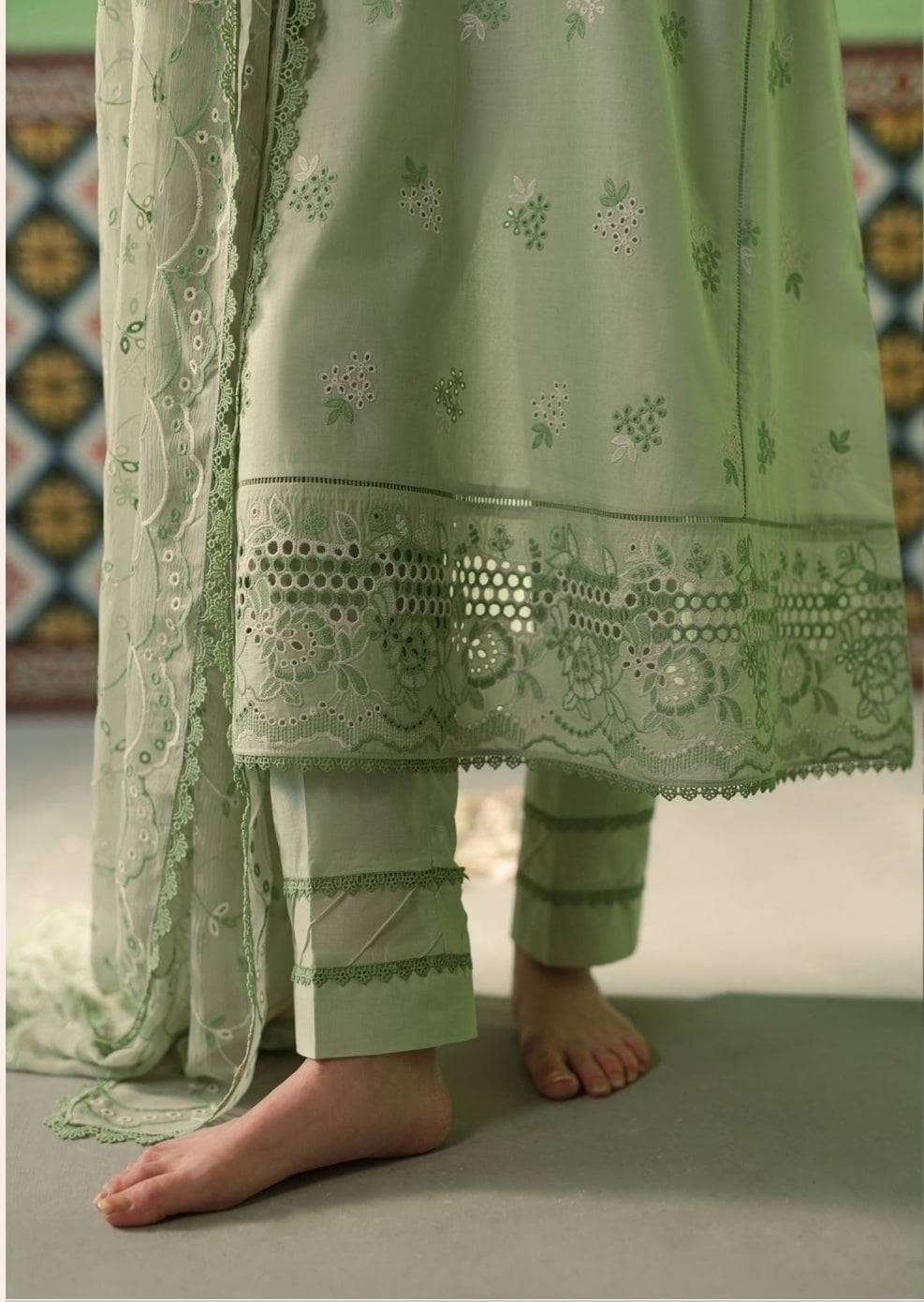 img_cross_stitch_chikankari_lawn_24_awwal_boutique