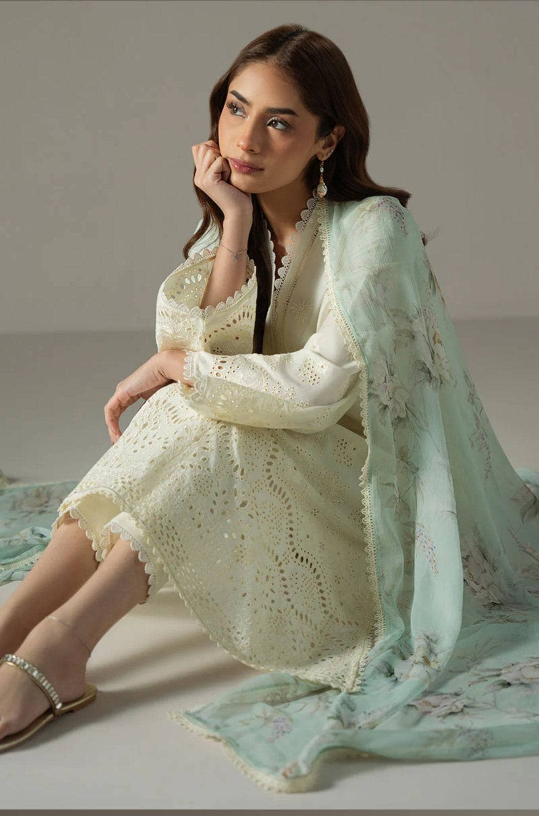 img_cross_stitch_chikankari_lawn_24_awwal_boutique