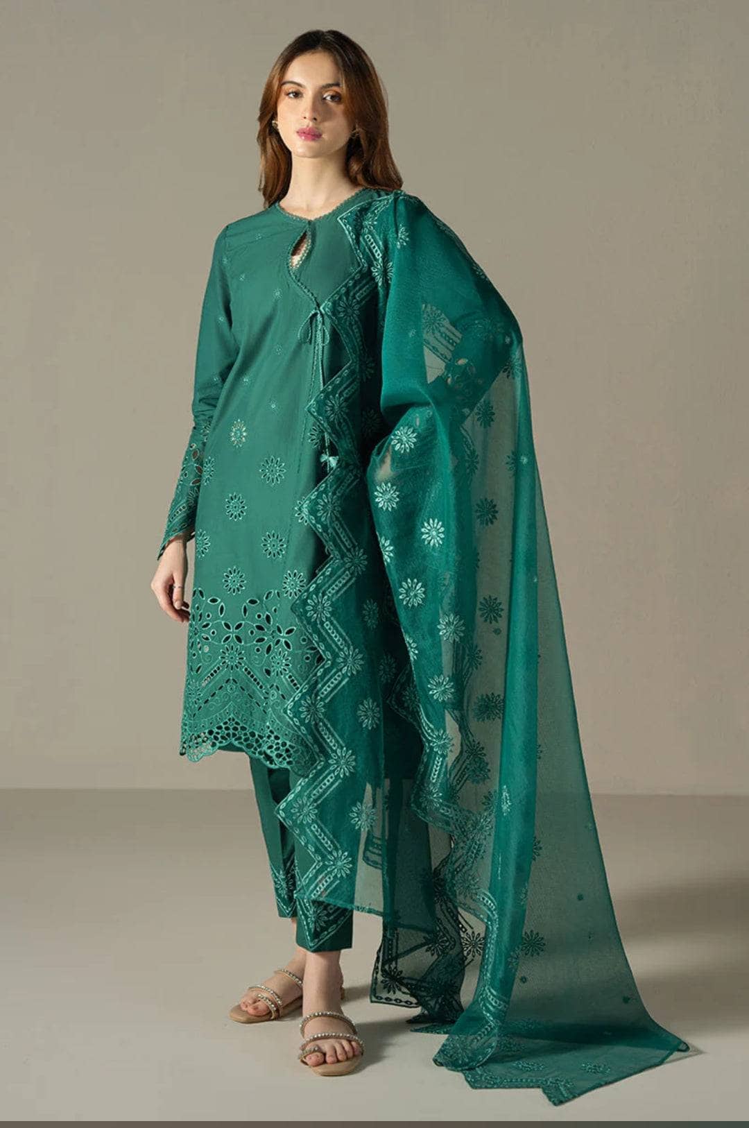 img_cross_stitch_chikankari_lawn_24_awwal_boutique