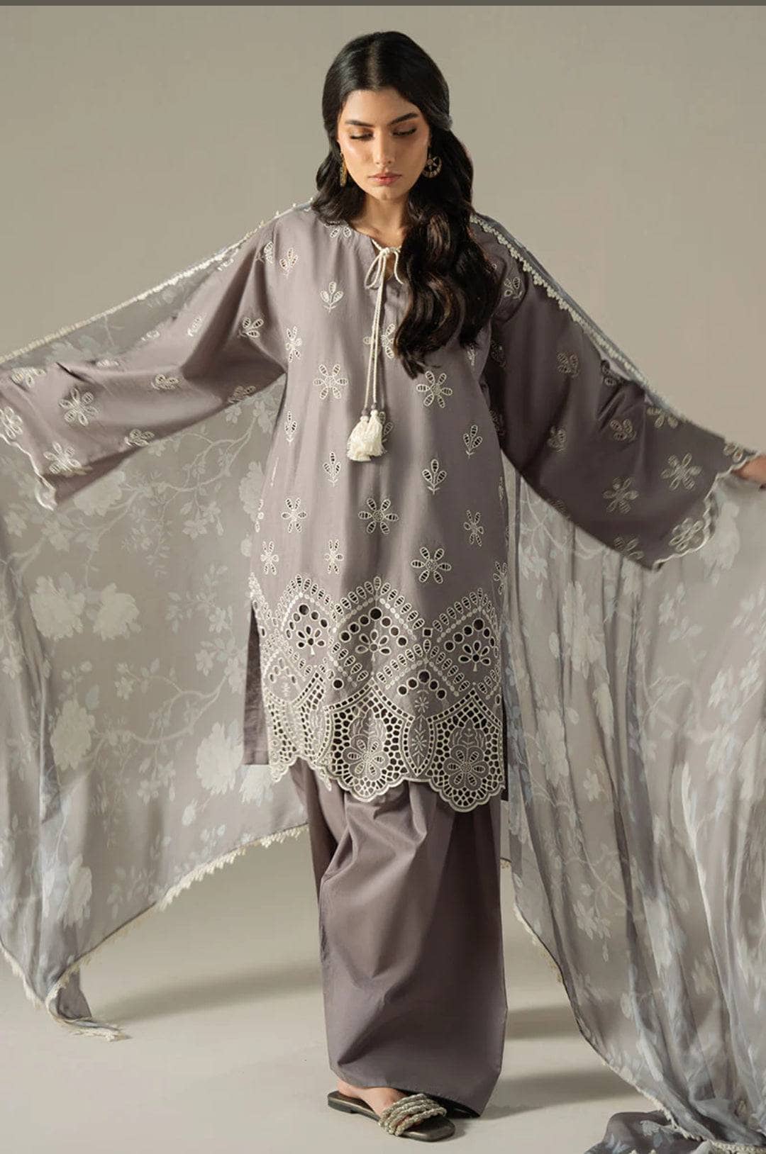 img_cross_stitch_chikankari_lawn_24_awwal_boutique