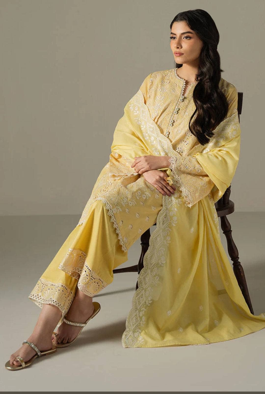 img_cross_stitch_chikankari_lawn_24_awwal_boutique