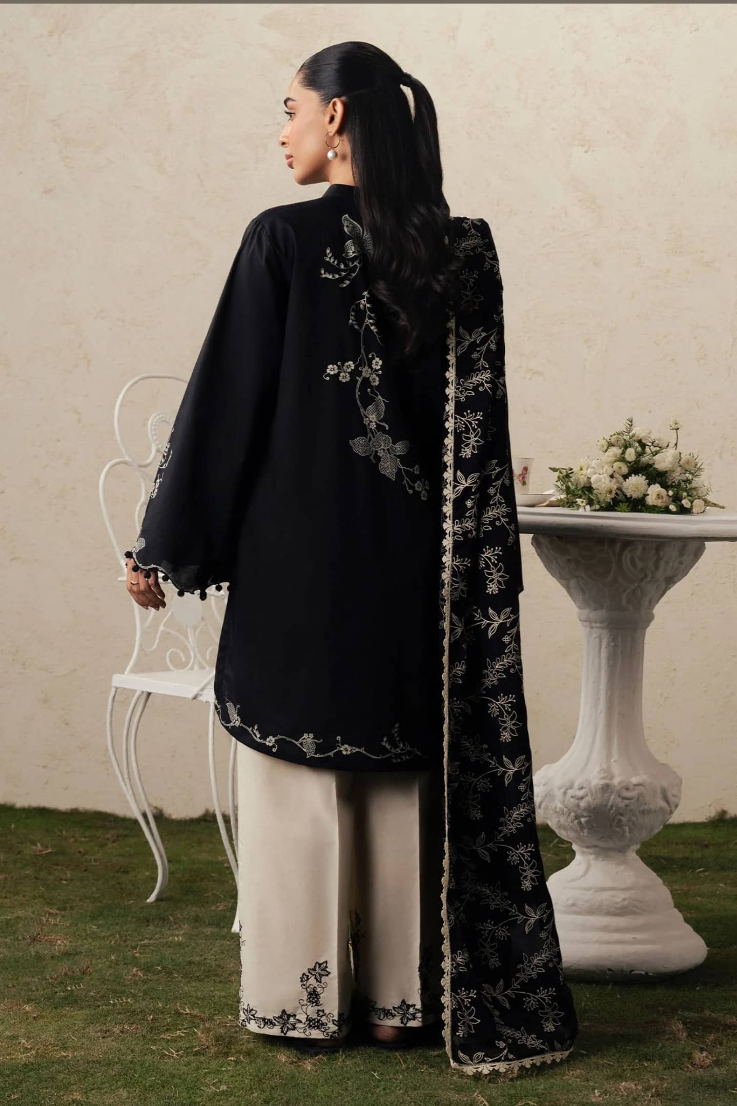 Cross Stitch Monsoon Edit 26/Ebony Lace/Silk Dupatta