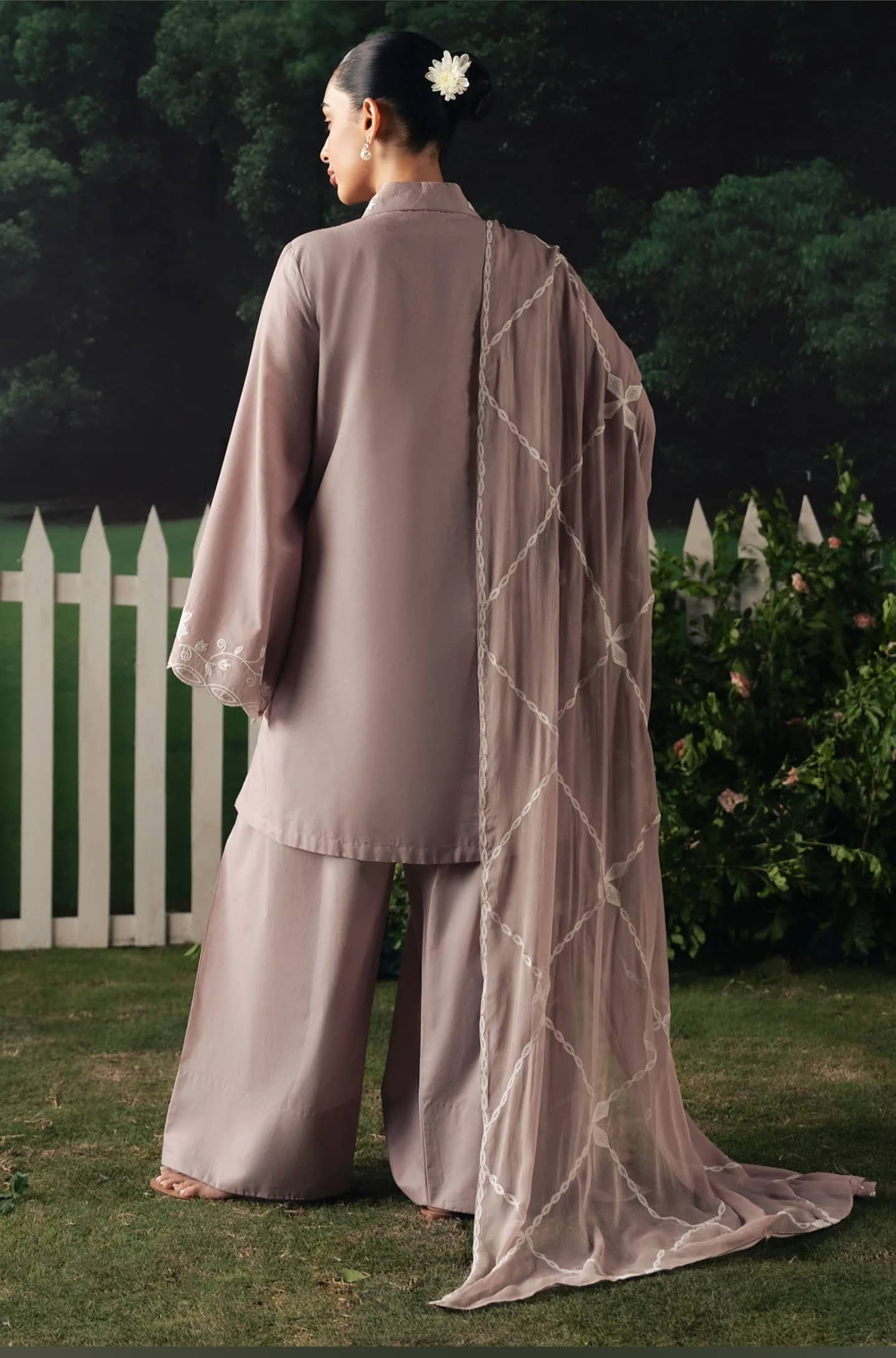 Cross Stitch Monsoon Edit 26/Mauve Whisper/Embroideried Dupatta