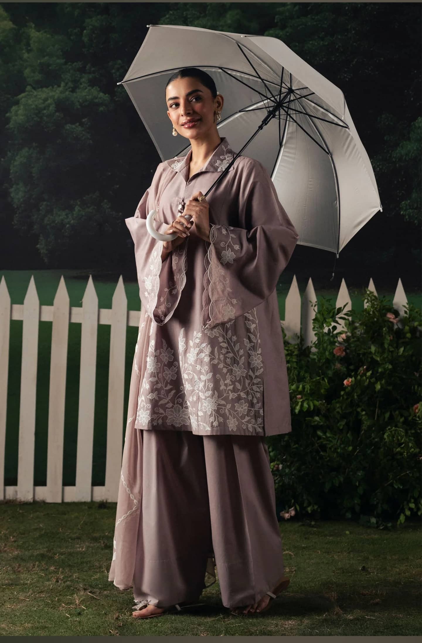 Cross Stitch Monsoon Edit 26/Mauve Whisper/Embroideried Dupatta