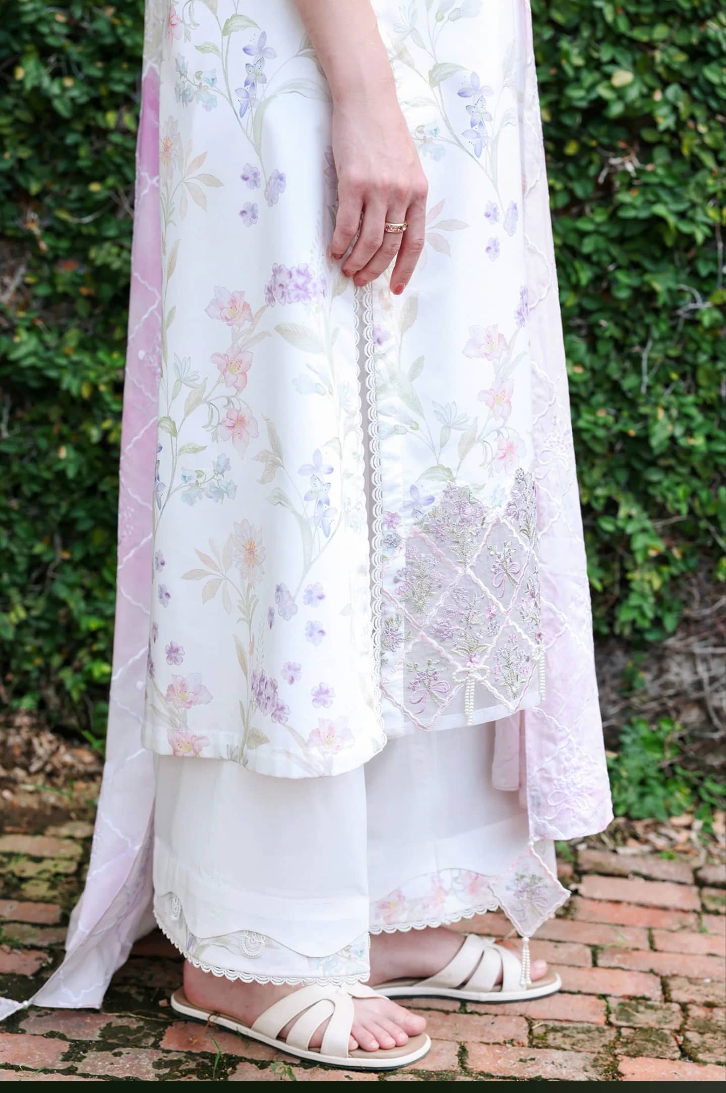 img_cross_stitch_lawn_awwal_boutique