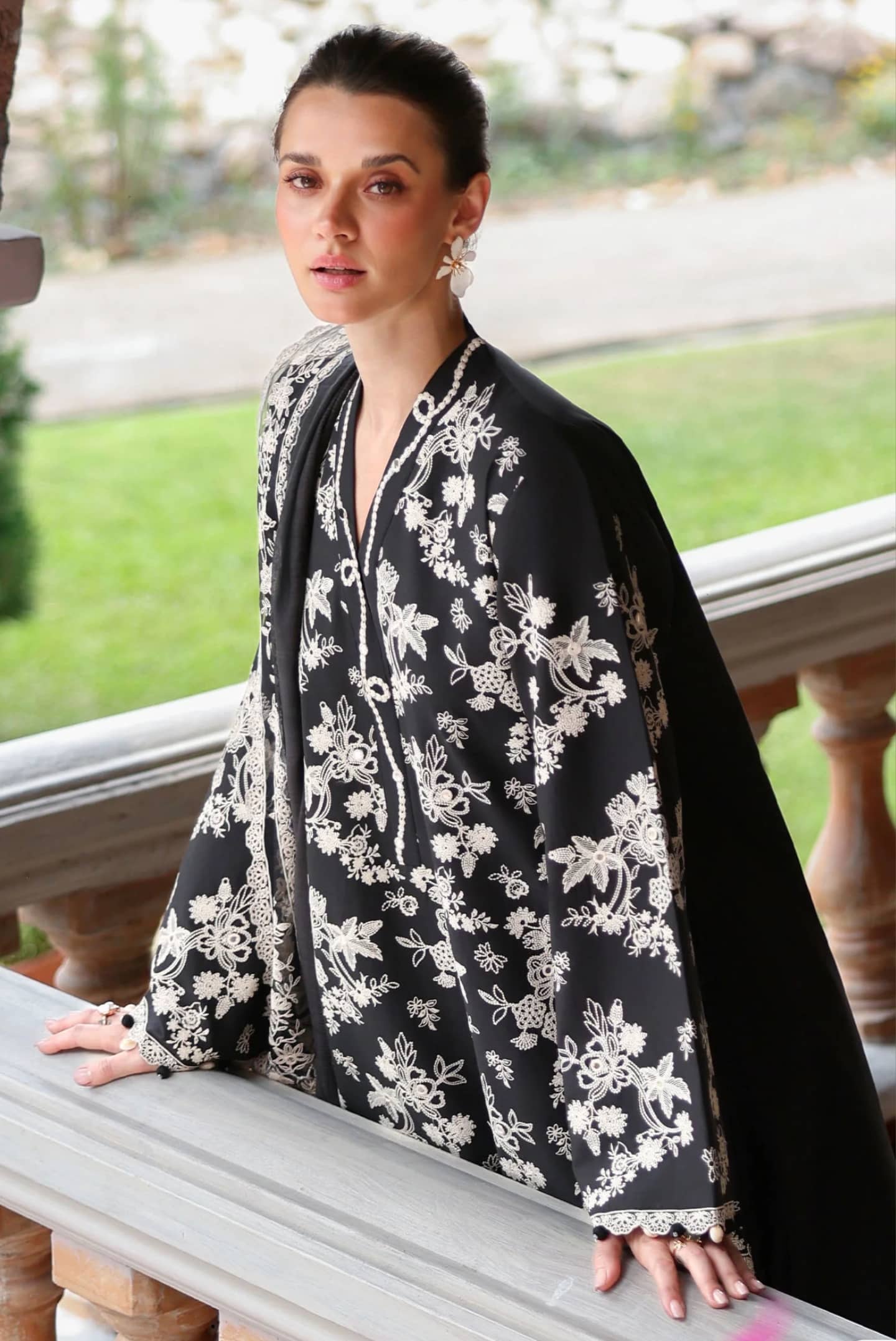 Cross Stitch Premium Lawn 26/Obsidian Bloom/Black