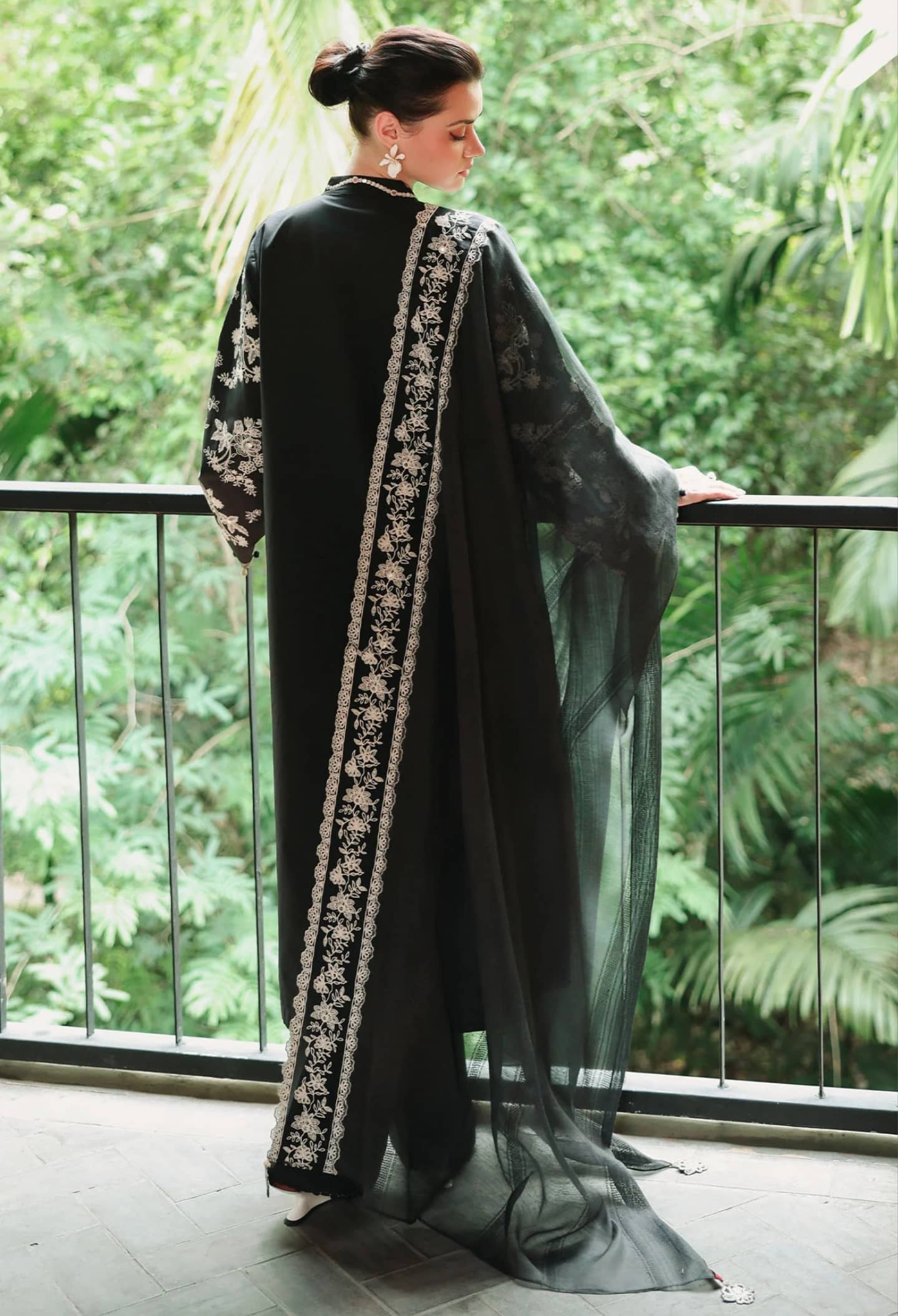Cross Stitch Premium Lawn 26/Obsidian Bloom/Black