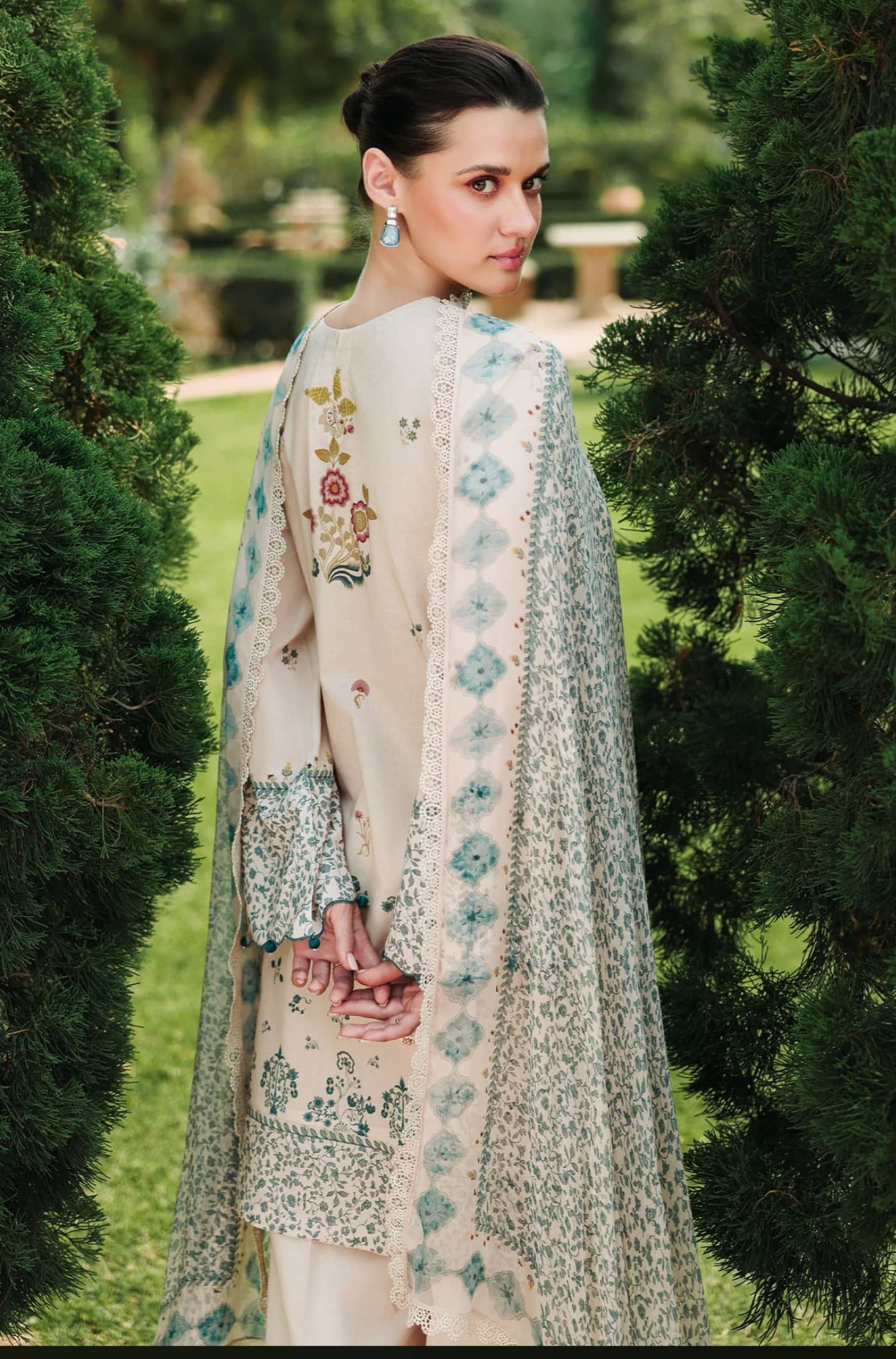 img_cross_stitch_lawn_awwal_boutique