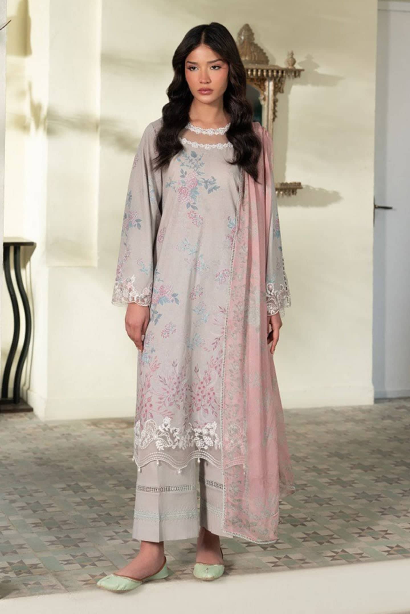 img_cross_stitch_mahiri_lawn_awwal_boutique