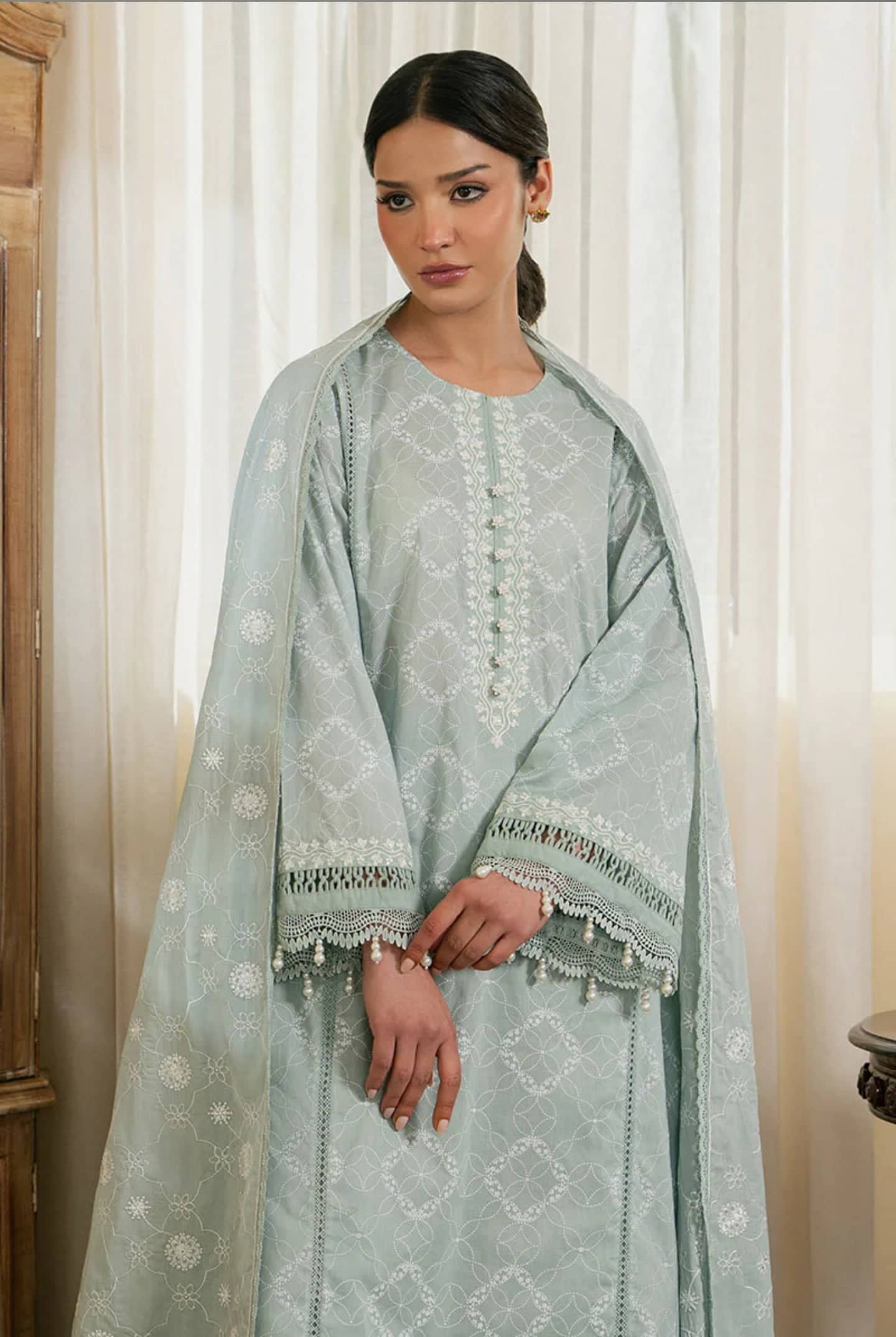 img_cross_stitch_mahiri_lawn_awwal_boutique