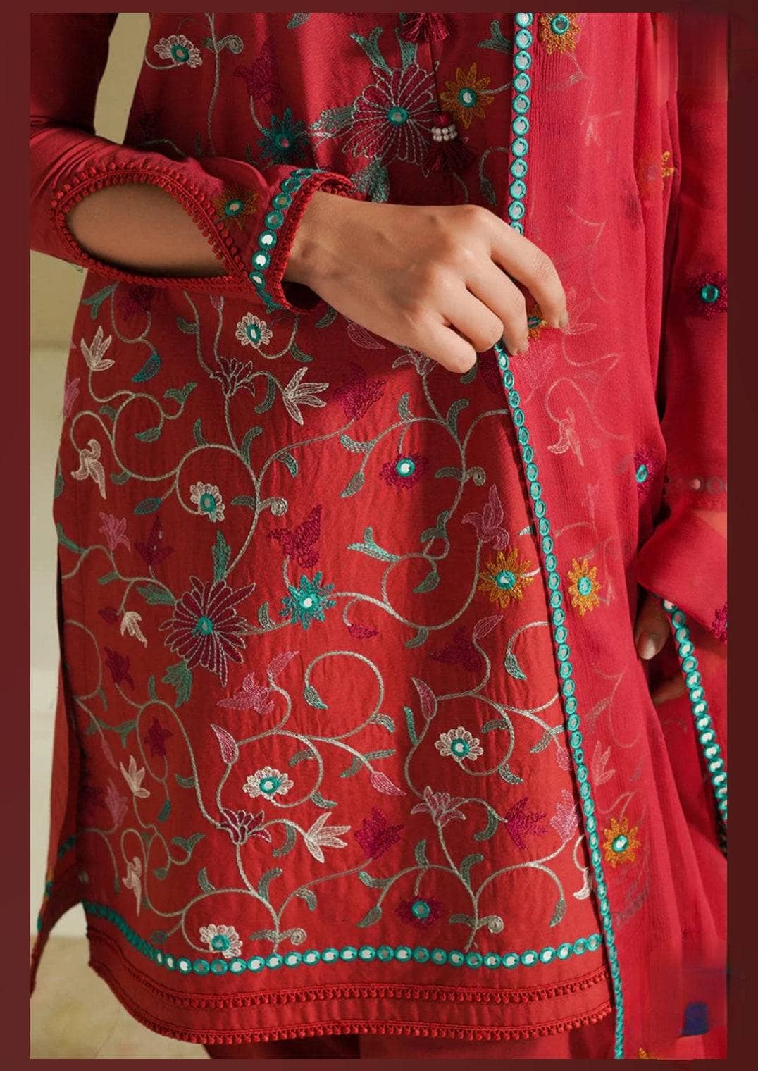 img_cross_stitch_mahiri_lawn_awwal_boutique
