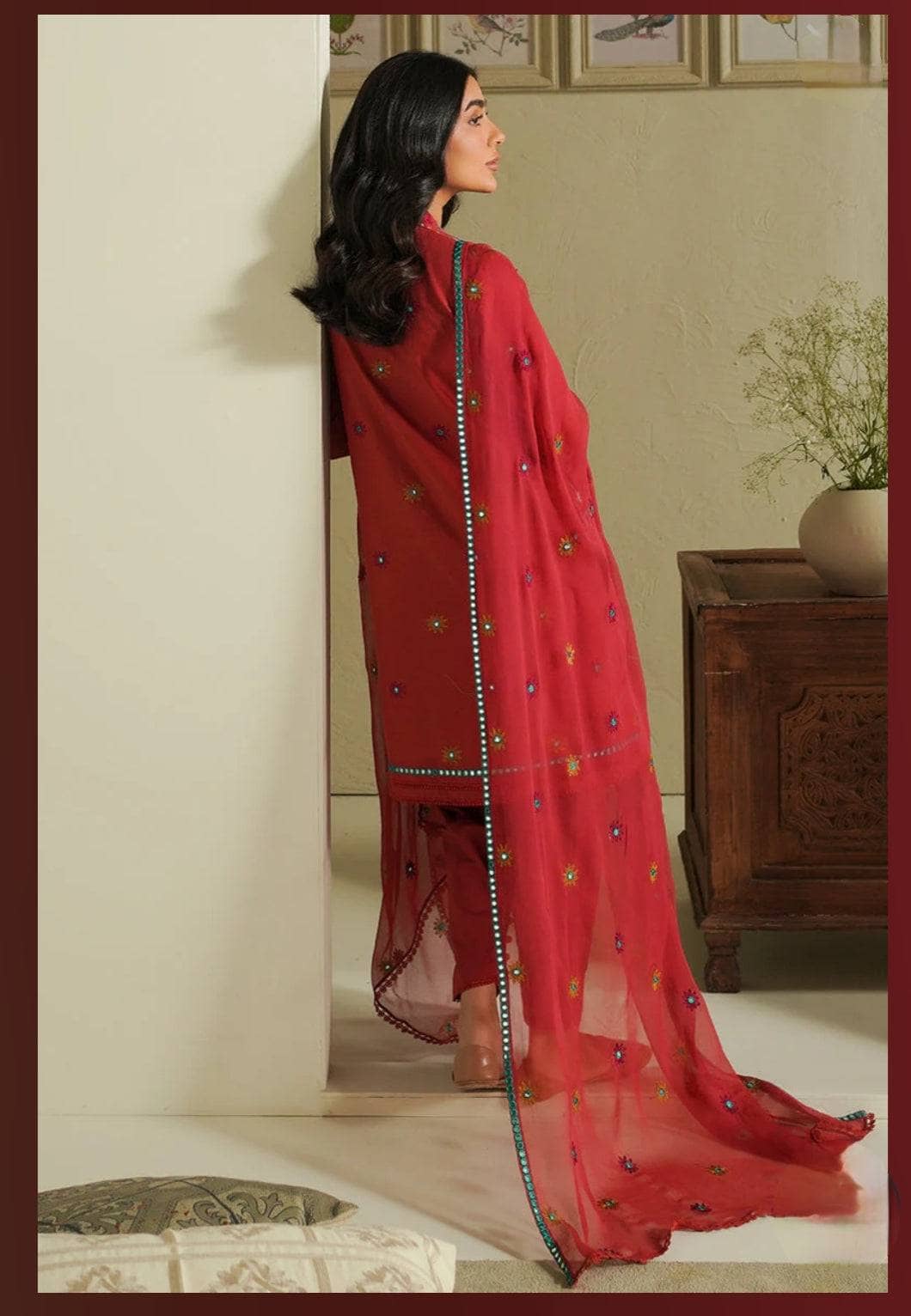 img_cross_stitch_mahiri_lawn_awwal_boutique