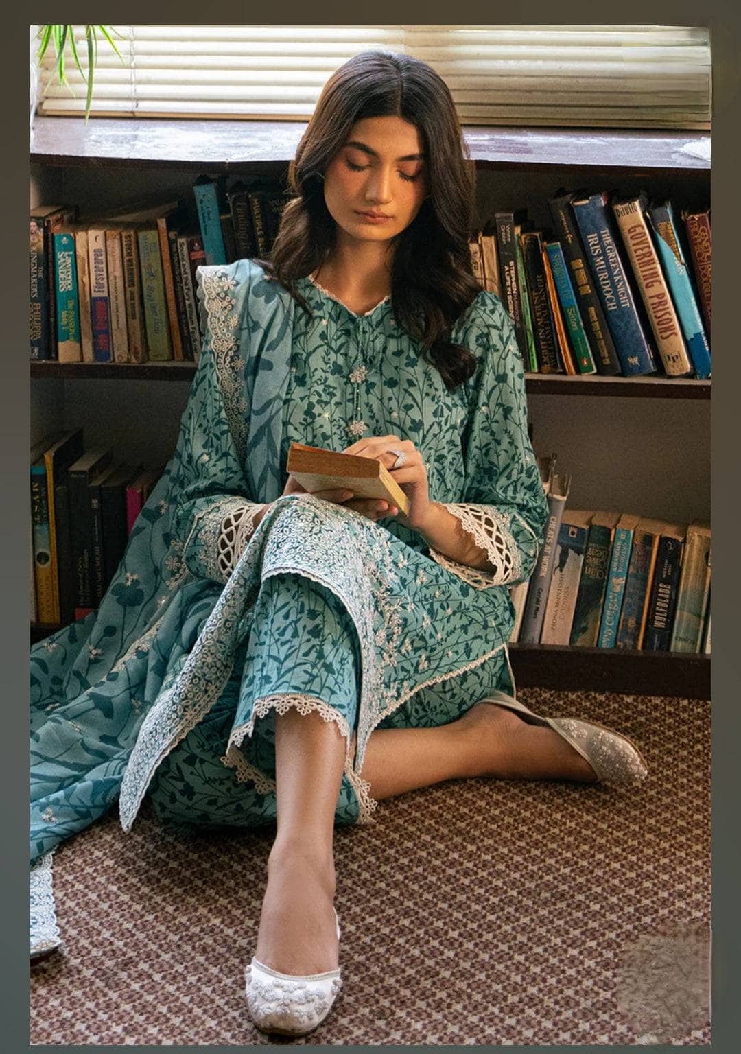 img_cross_stitch_mahiri_lawn_24_awwal_boutique