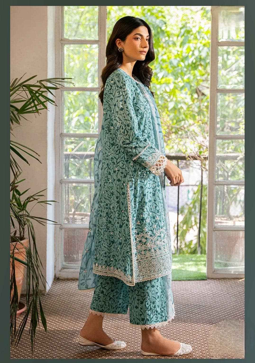 img_cross_stitch_mahiri_lawn_24_awwal_boutique