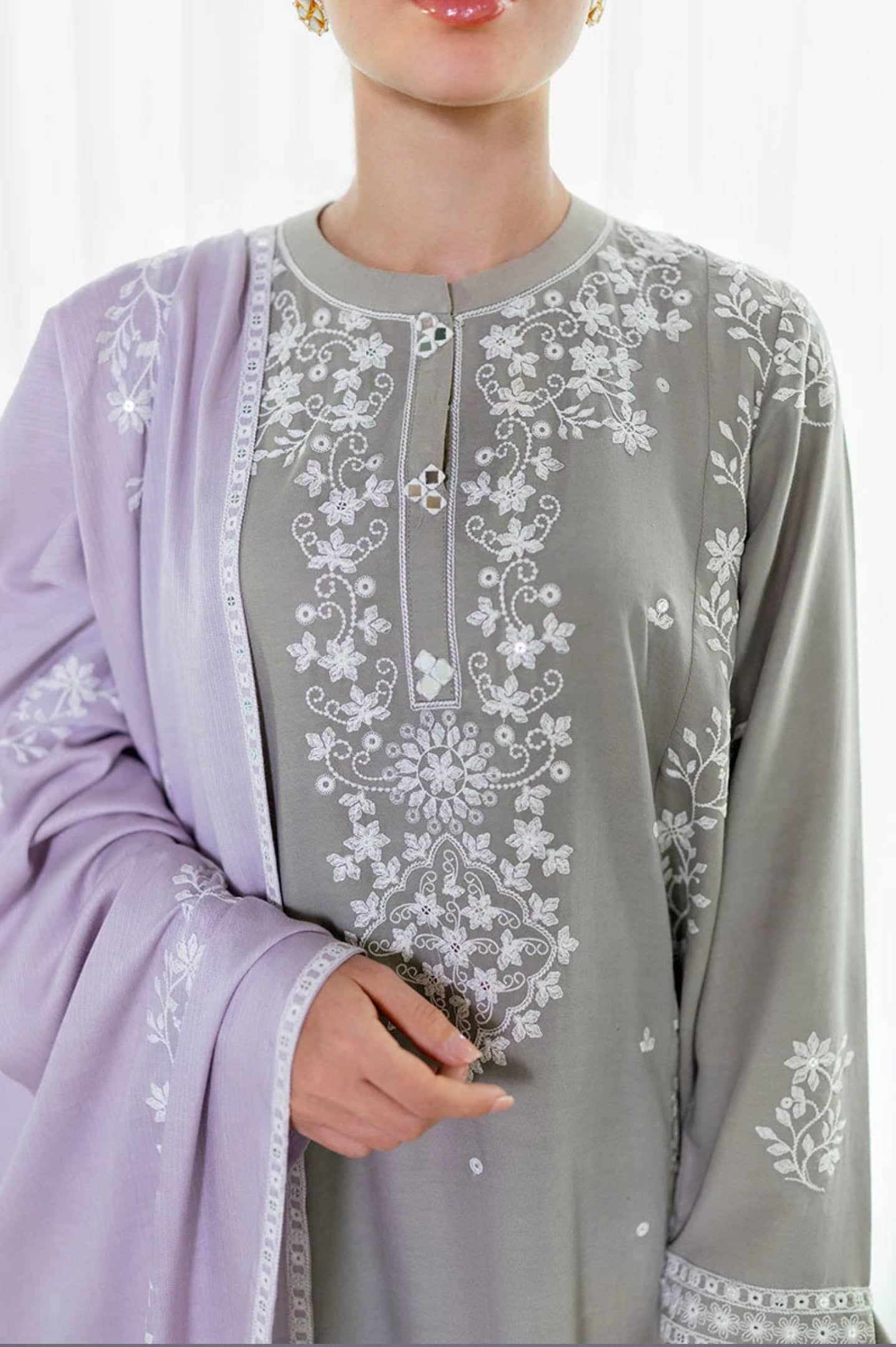 Restocked/Cross Stitch Cotton Satin 25/Ethereal Veil/Grey