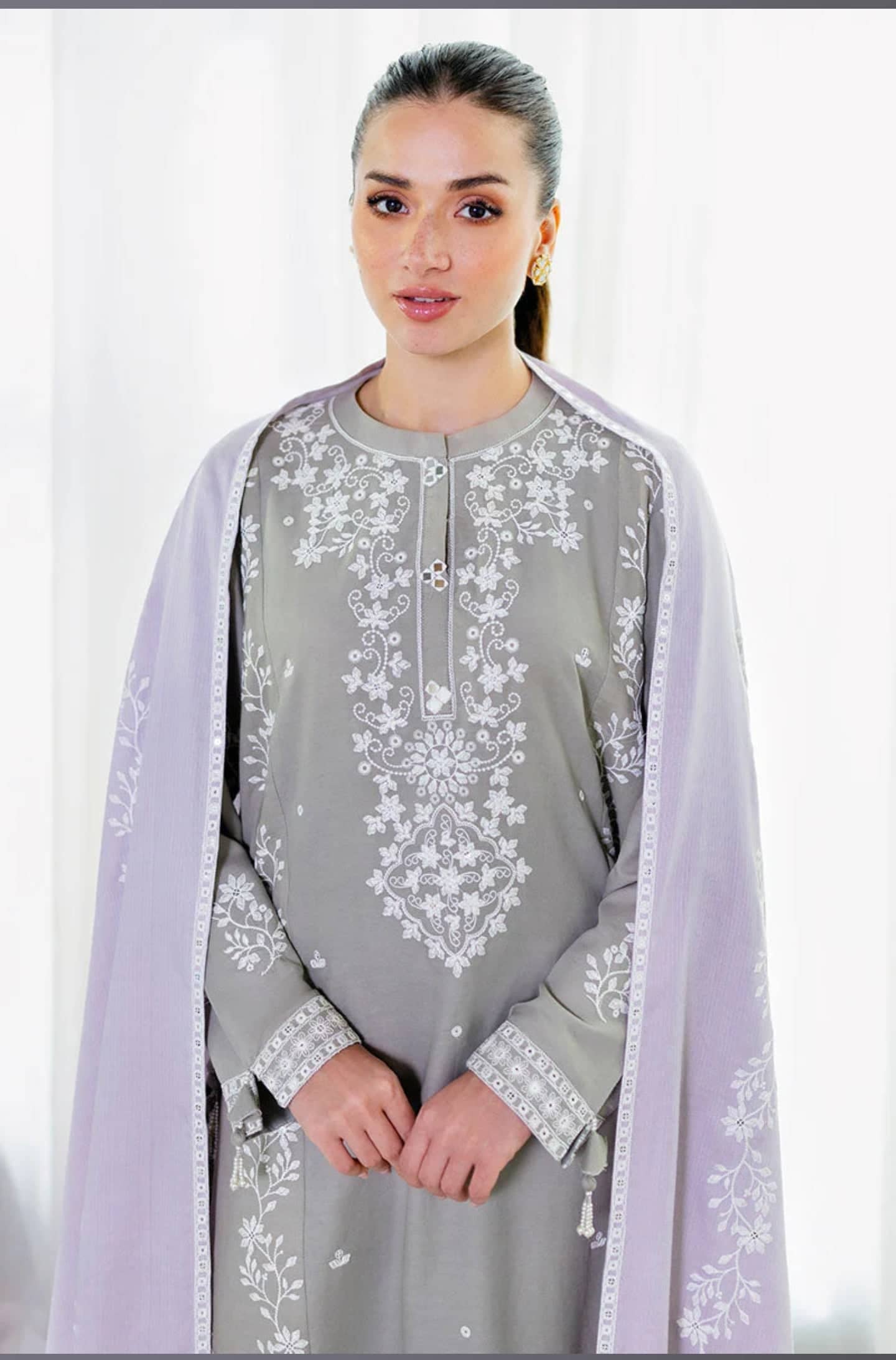 Restocked/Cross Stitch Cotton Satin 25/Ethereal Veil/Grey