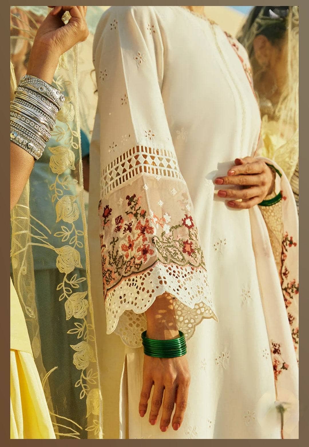img_cross_stitch_lawn_24_awwal_boutique