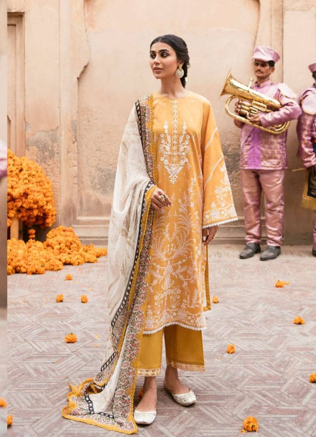 img_cross_stitch_eid_lawn_23_awwal_boutique