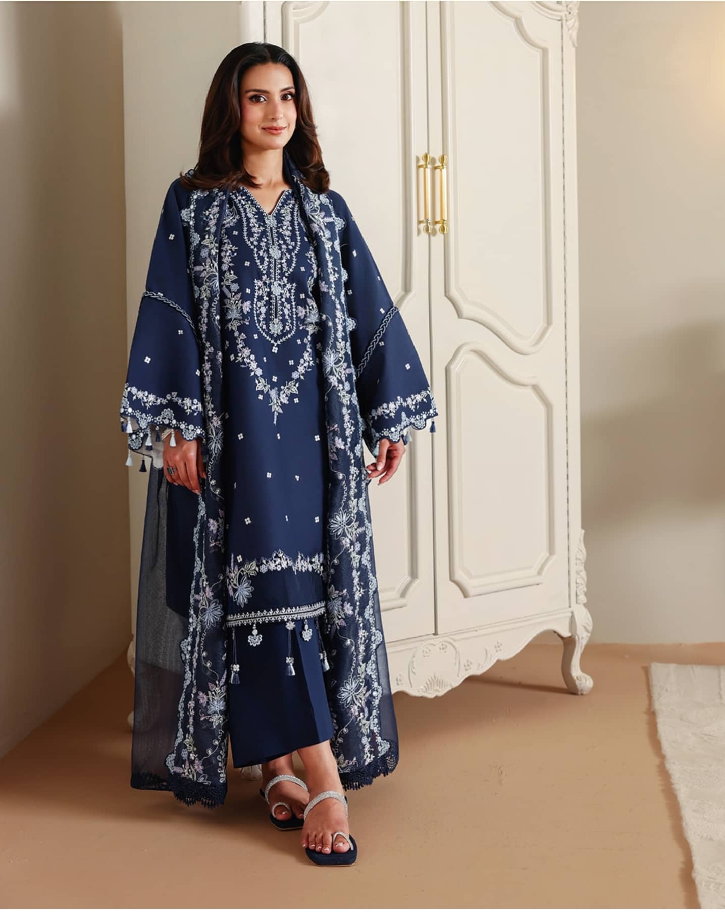 img_cross_stitch_lawn_awwal_boutique