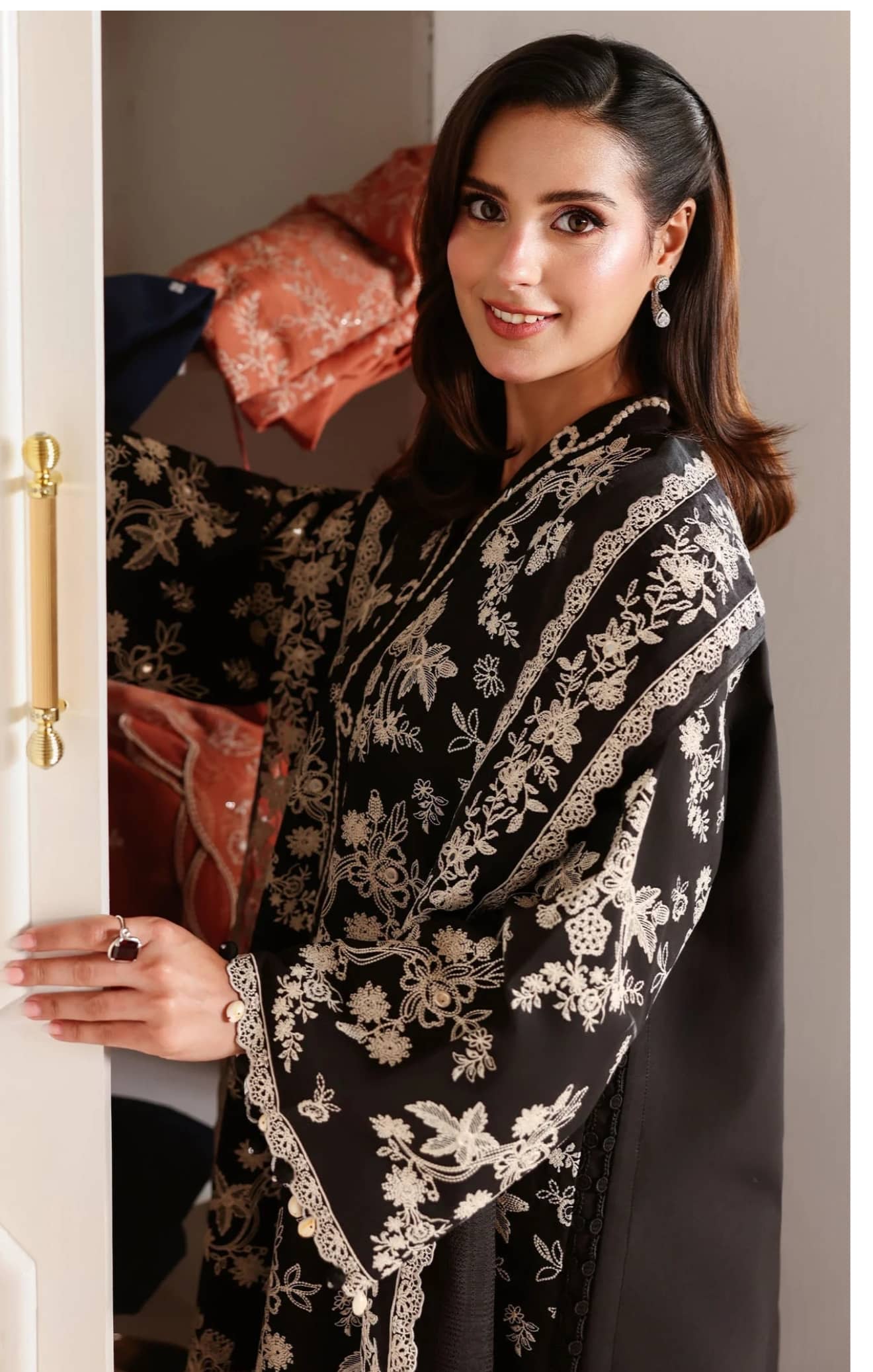 img_cross_stitch_lawn_awwal_boutique