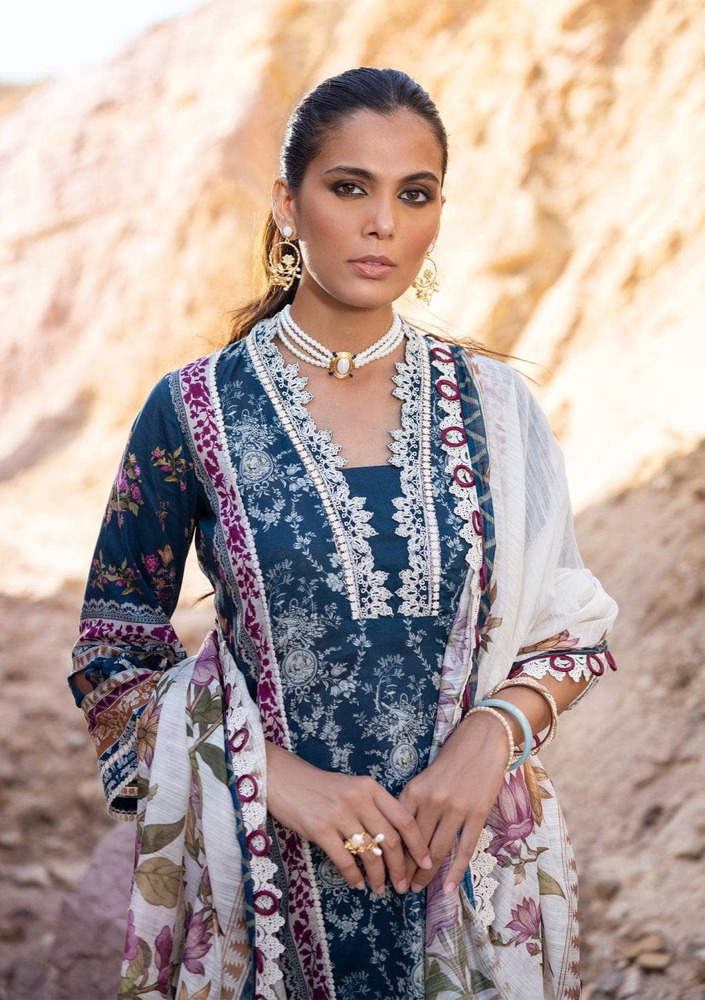 img_elaf_signature_lawn_23_awwal_boutique