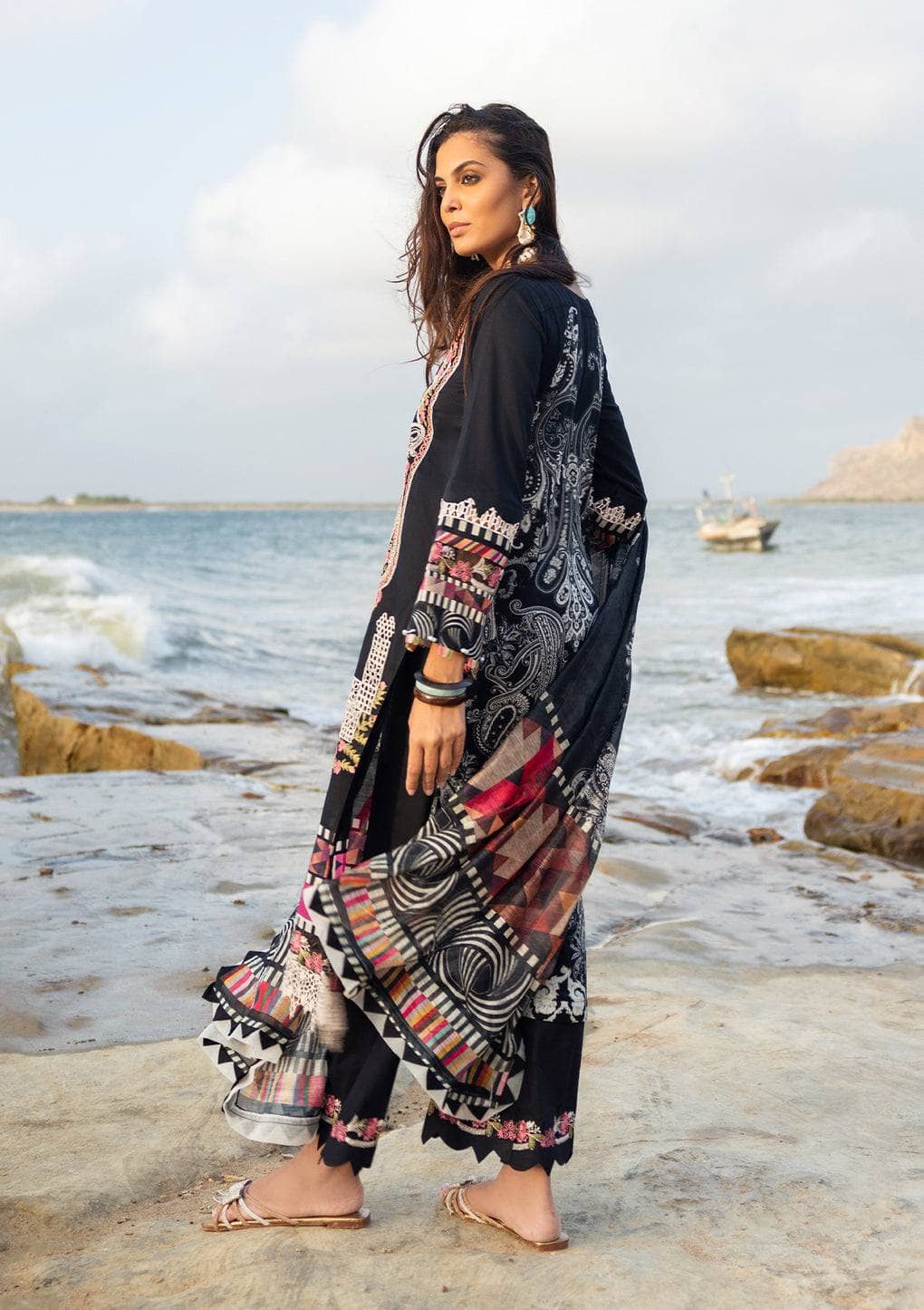 img_elaf_signature_lawn_23_awwal_boutique