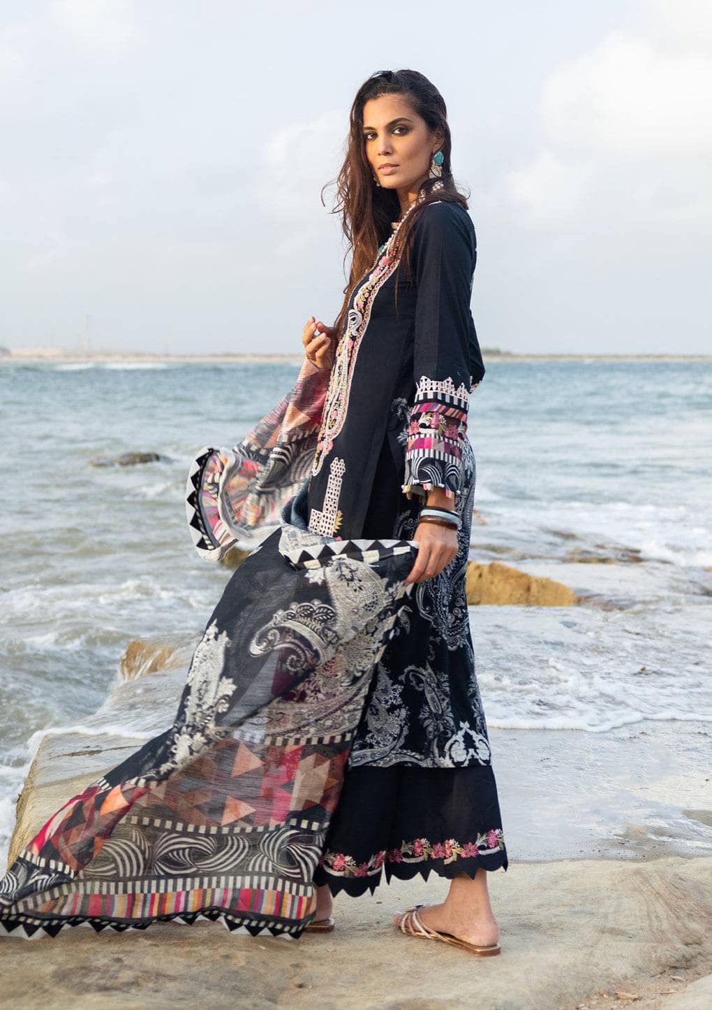 img_elaf_signature_lawn_23_awwal_boutique