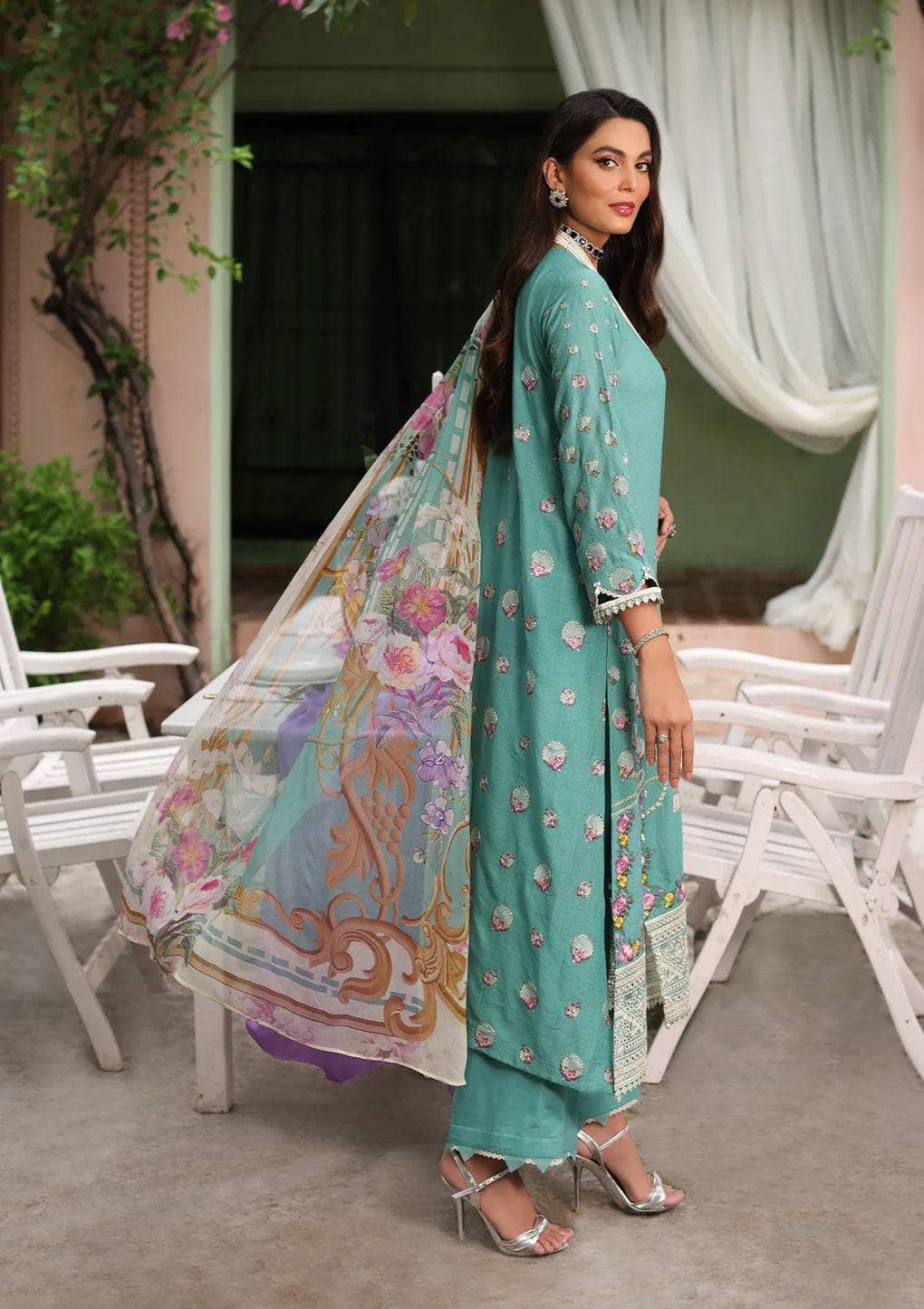 img_luxe_by_elaf_lawn_23_awwal_boutique