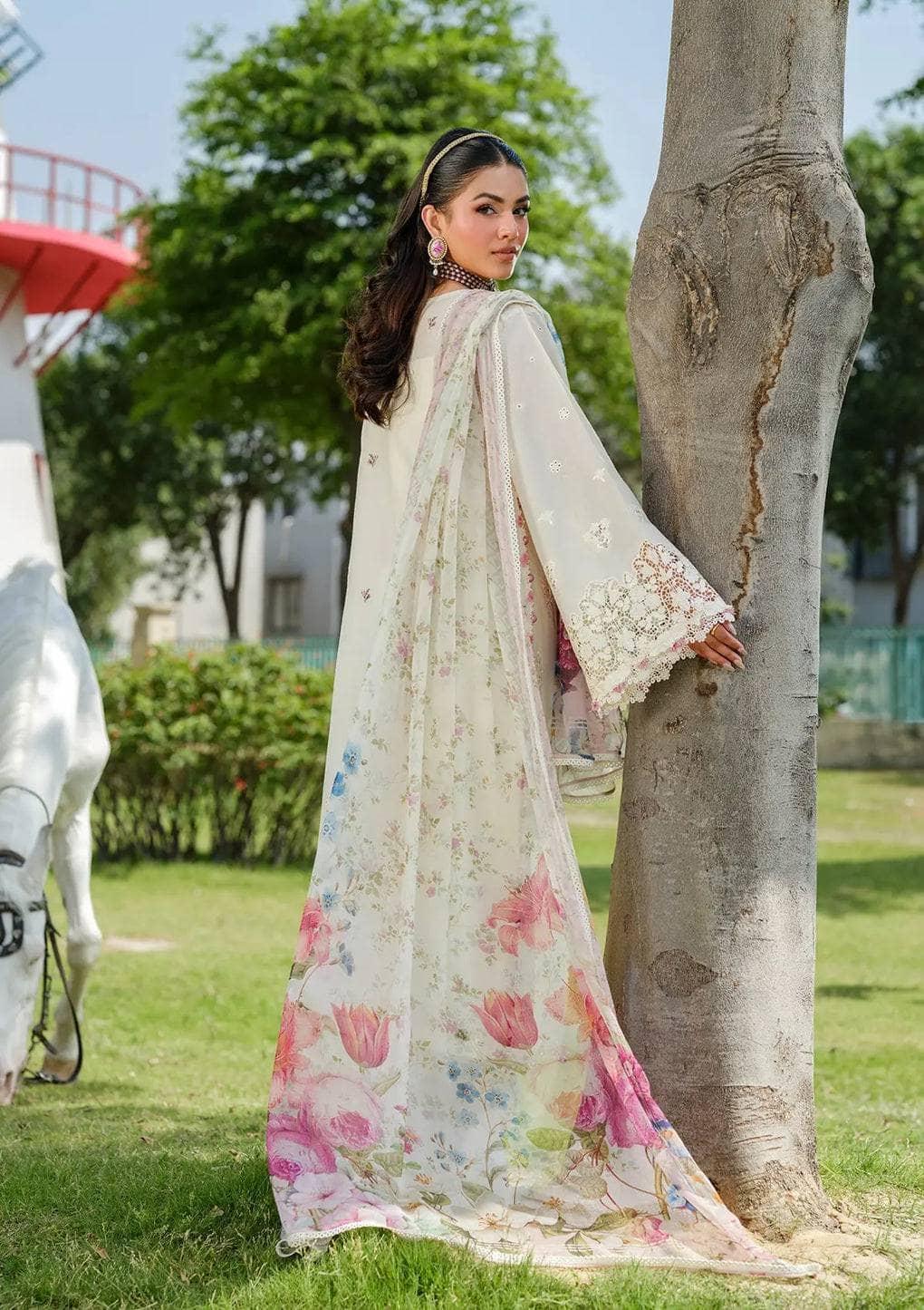 img_elaf_luxury_lawn_awwal_boutique