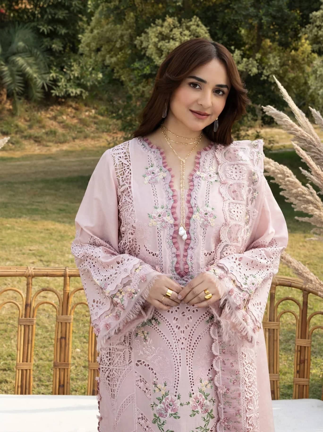 Elaf Premium Lawn 26/ELY-4A BLOOMING