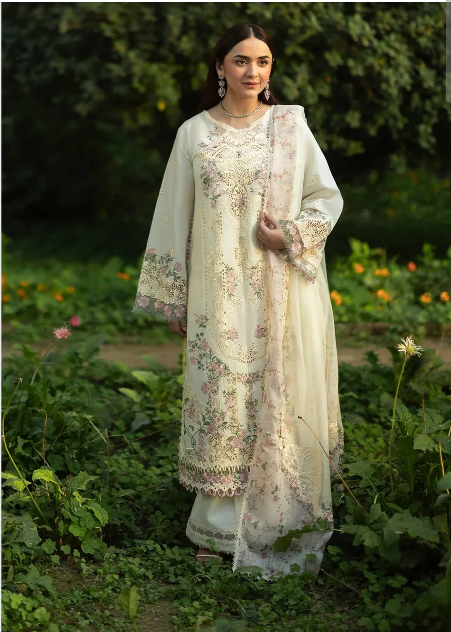 Elaf Premium Lawn 26/Vol 2/ELQ-7B SWEET TALK