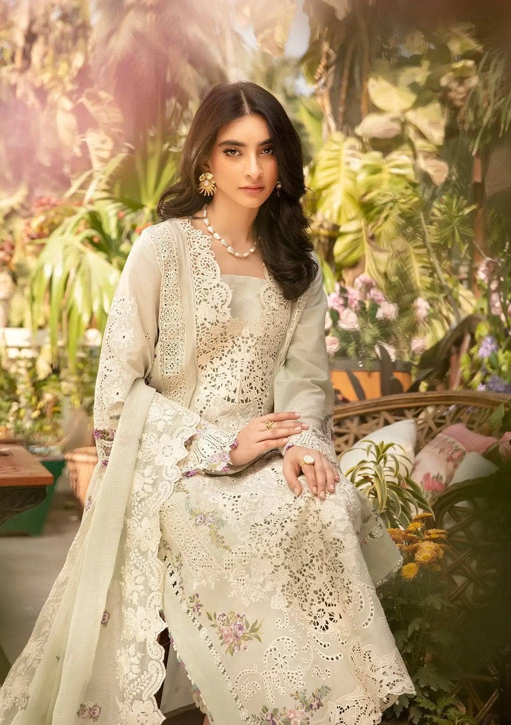 img_elaf_chikankari_lawn_awwal_boutique