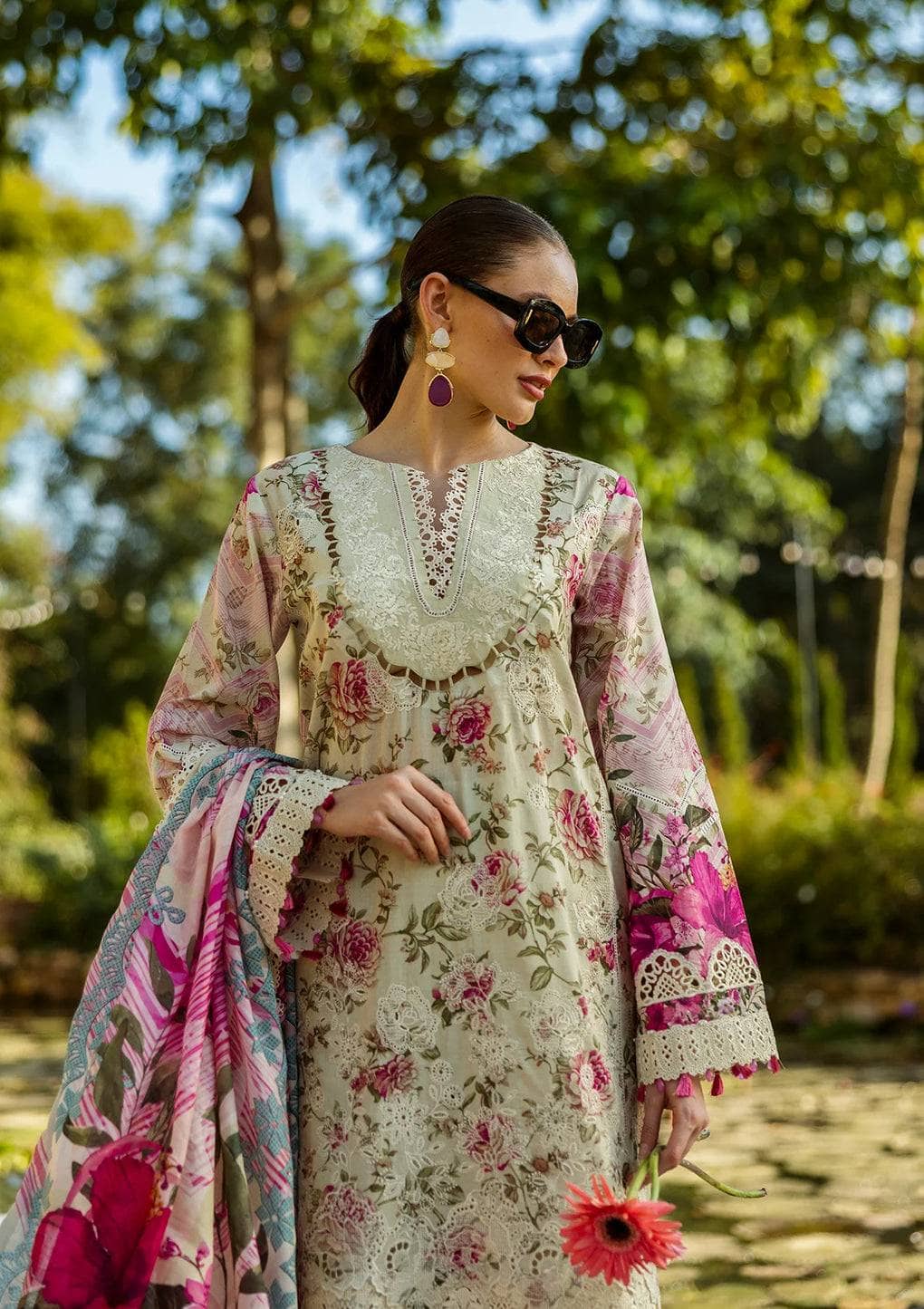 img_elaf_chikankari_awwal_boutique