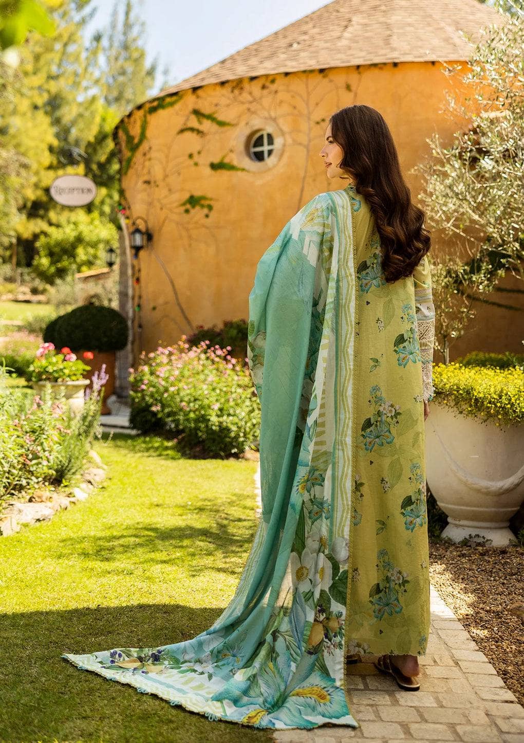 img_elaf_chikankari_awwal_boutique