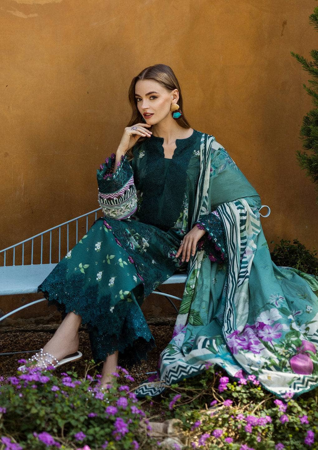 img_elaf_chikankari_awwal_boutique