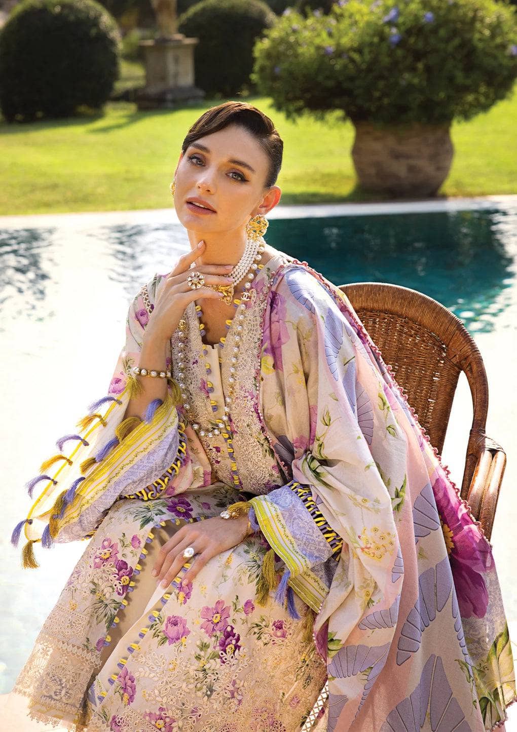 img_elaf_prints_chikankari_lawn_24_awwal_boutique