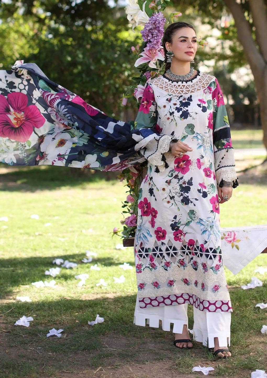 img_elaf_chikankari_awwal_boutique