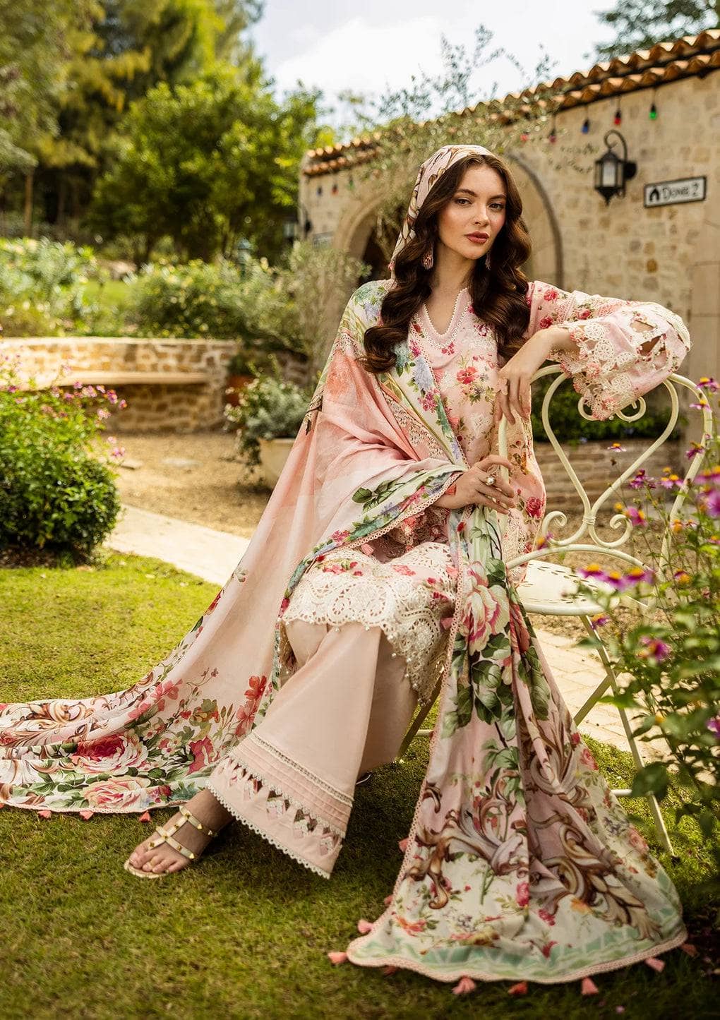 img_elaf_chikankari_awwal_boutique