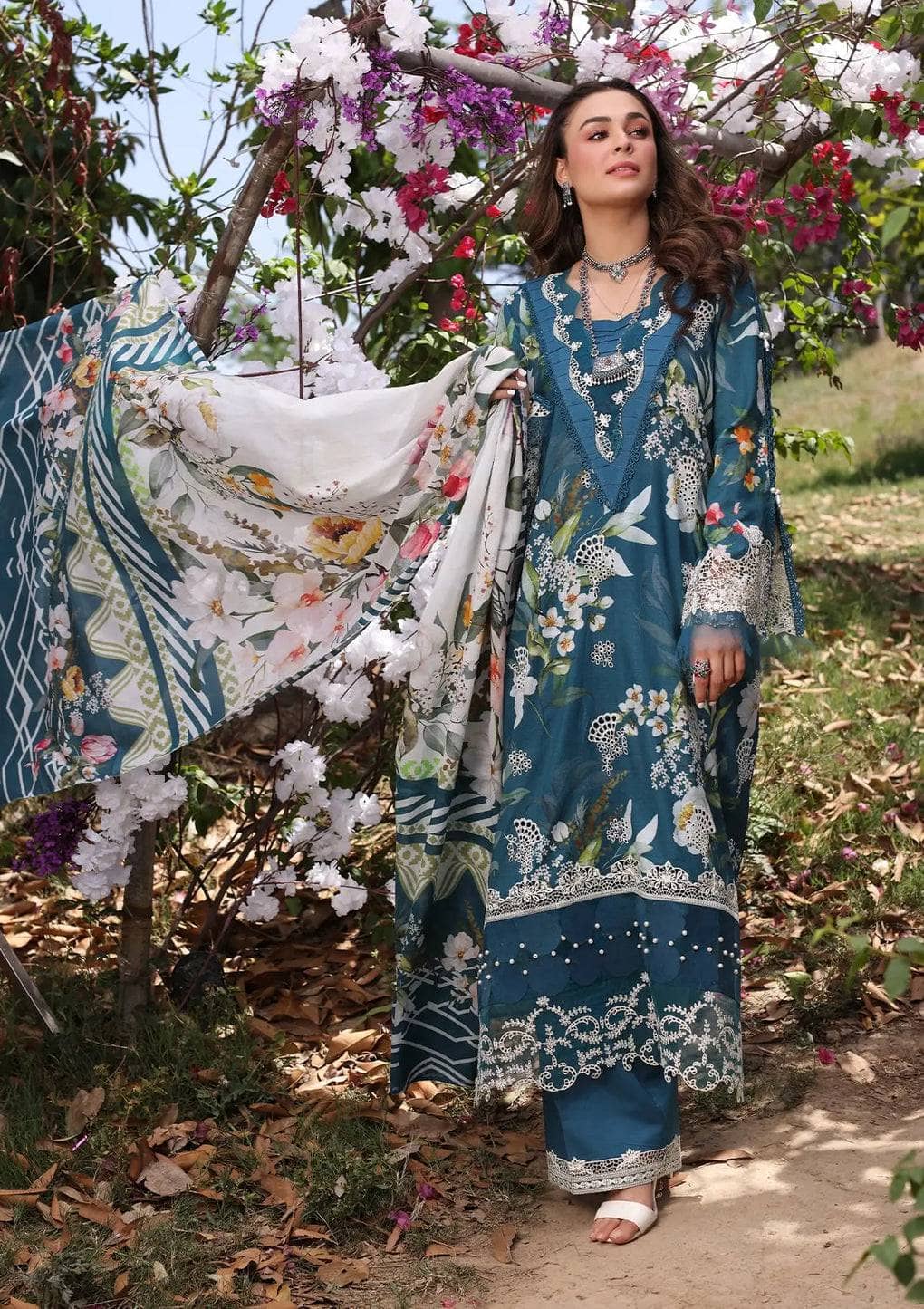 img_elaf_chikankari_awwal_boutique