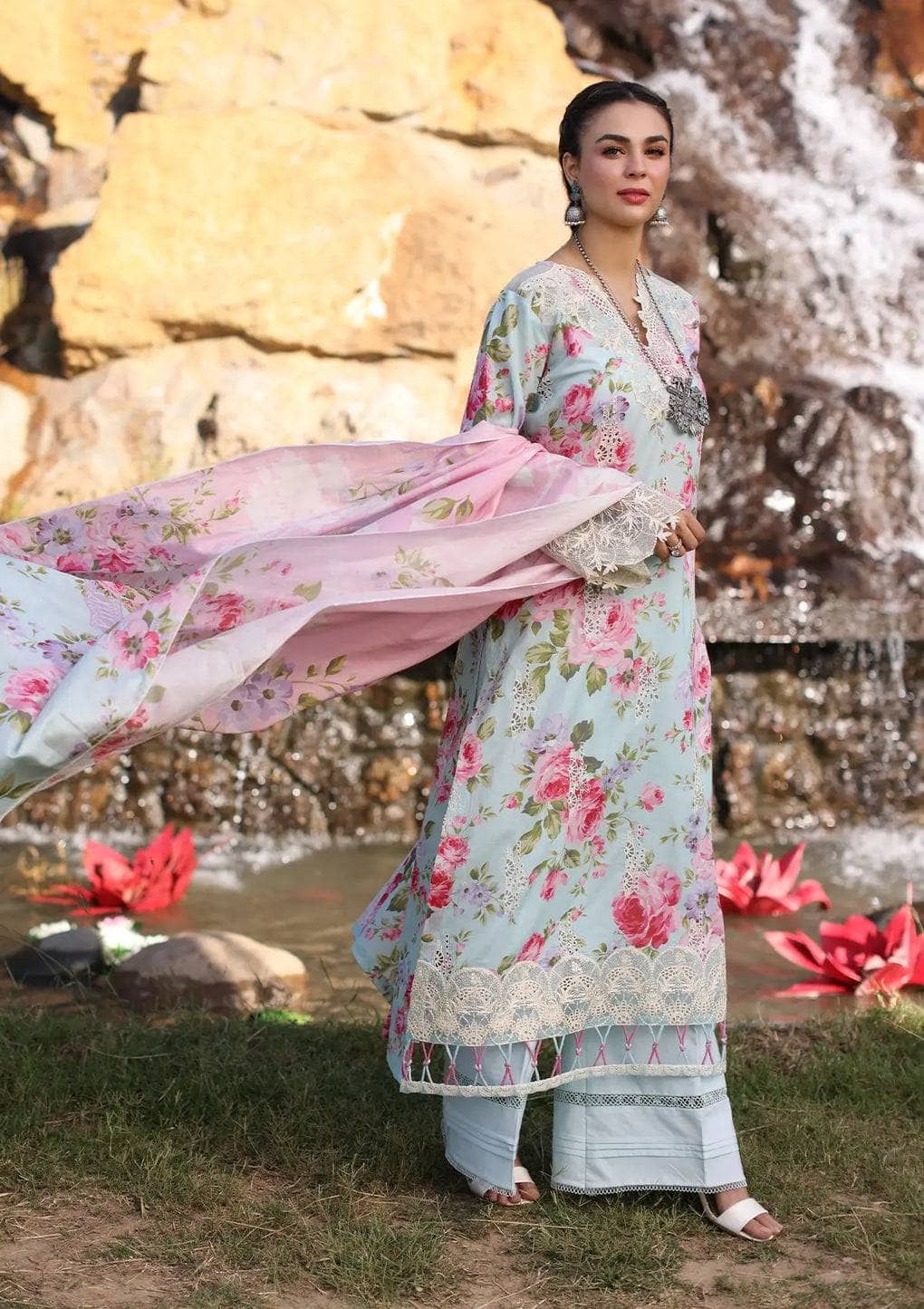 img_elaf_chikankari_awwal_boutique