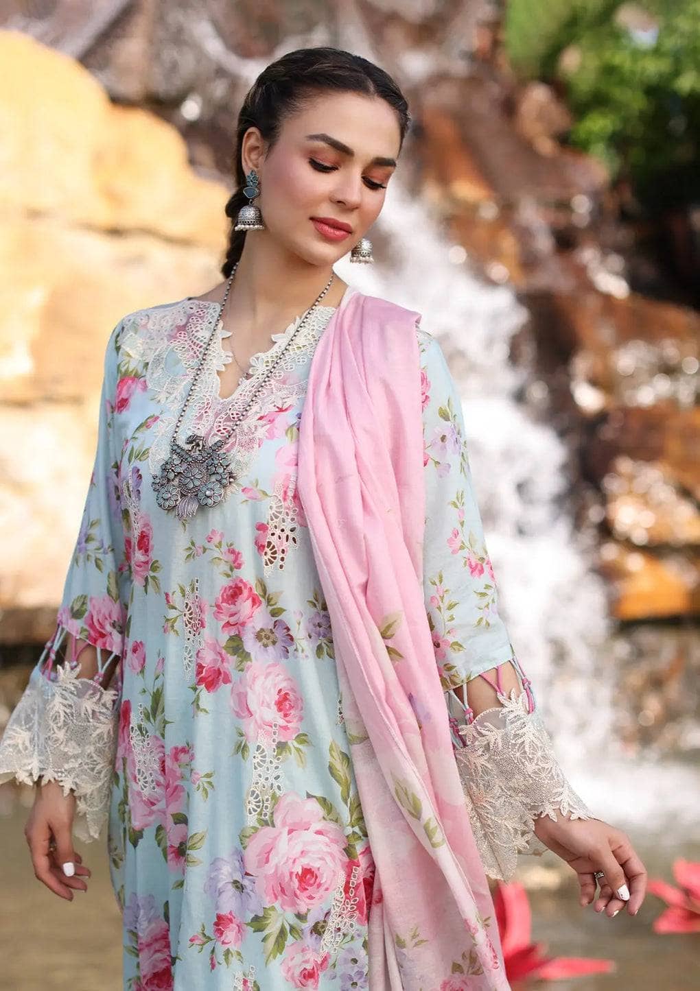 img_elaf_chikankari_awwal_boutique