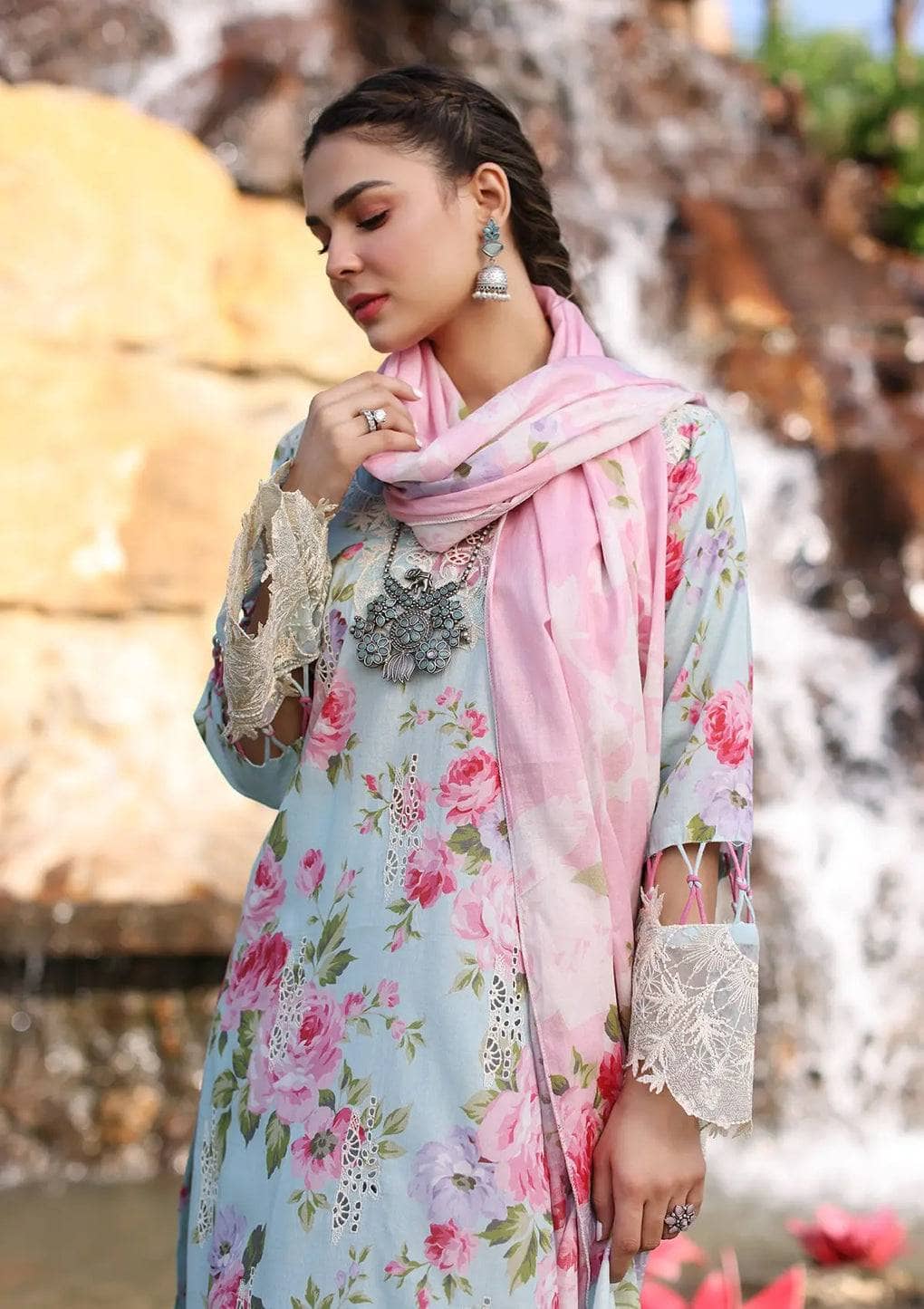 img_elaf_chikankari_awwal_boutique